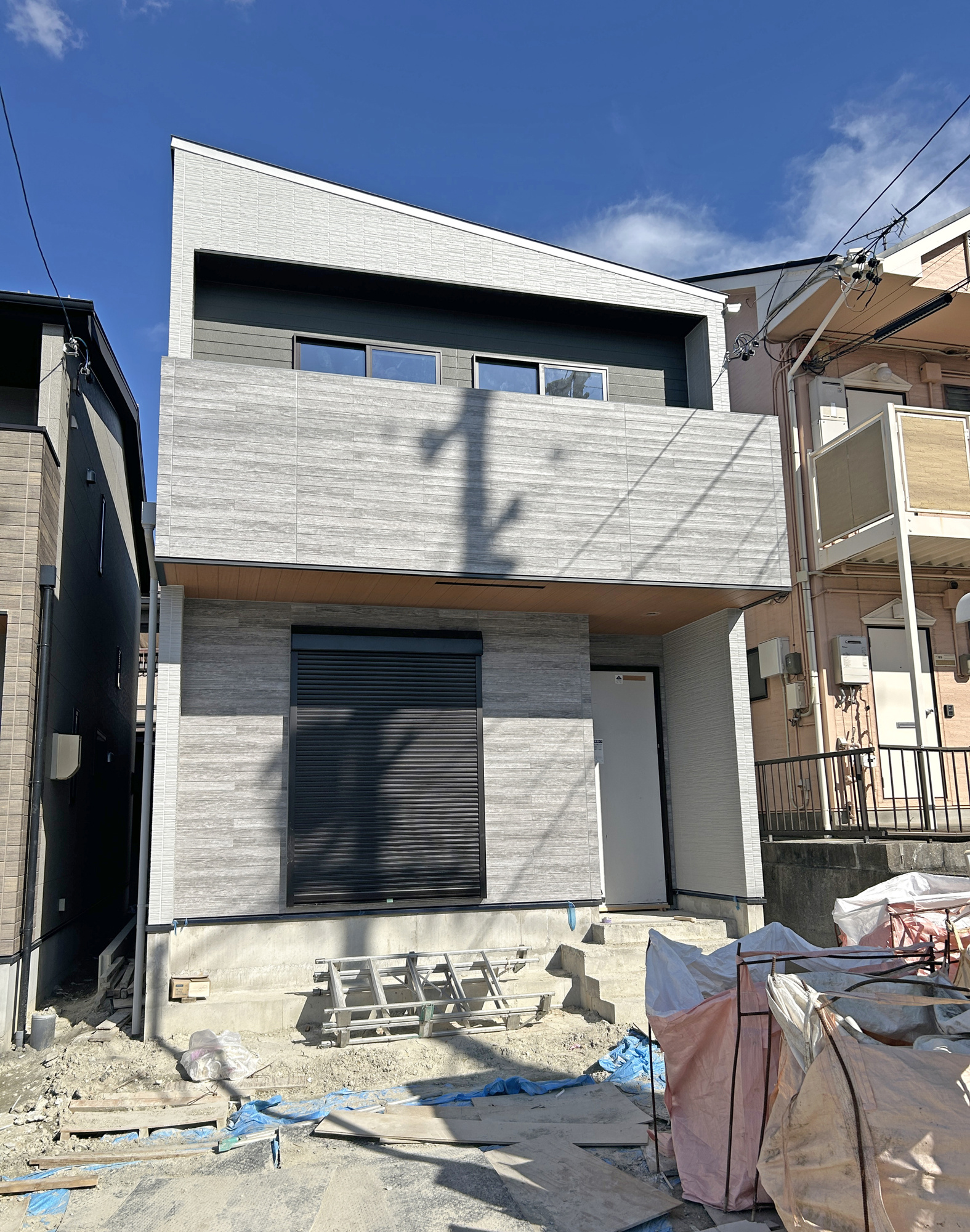 【長久手市長配 3号棟】LDK18.5帖/大容量収納の外観|現地（2026.10下旬）撮影　現況：足場が外れました！