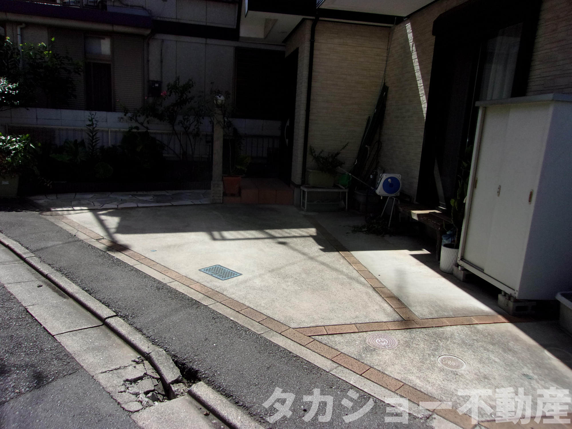 千葉市中央区院内2丁目　中古戸建の駐車場|駐車場です