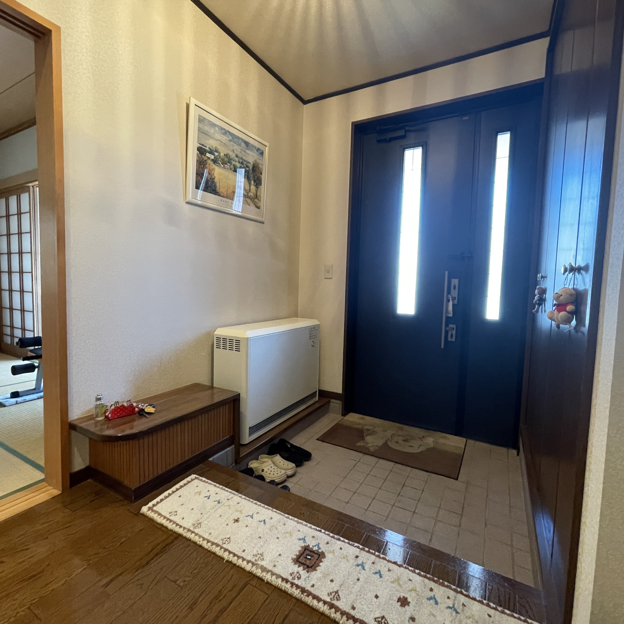 登別市富岸町3丁目18-38　中古住宅の玄関