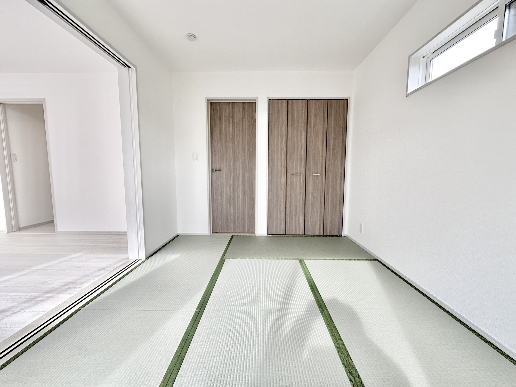 那須塩原市並木町の新築一戸建の和室|洋室畳敷き、畳があることにより客間や落ち着いた空間になります。