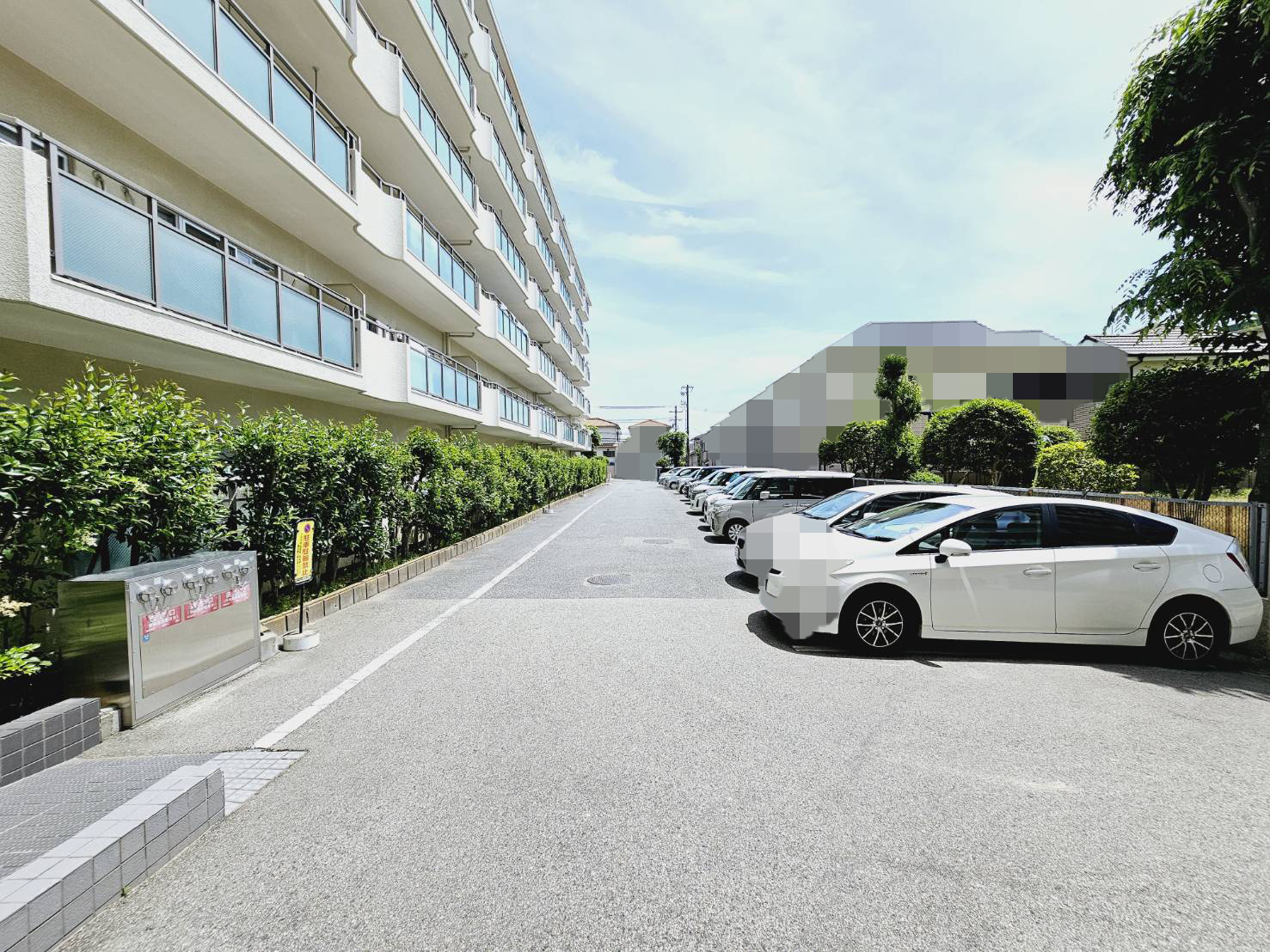 ロイヤルハイツ白川台B棟の駐車場|■敷地内全67台■敷地外4台