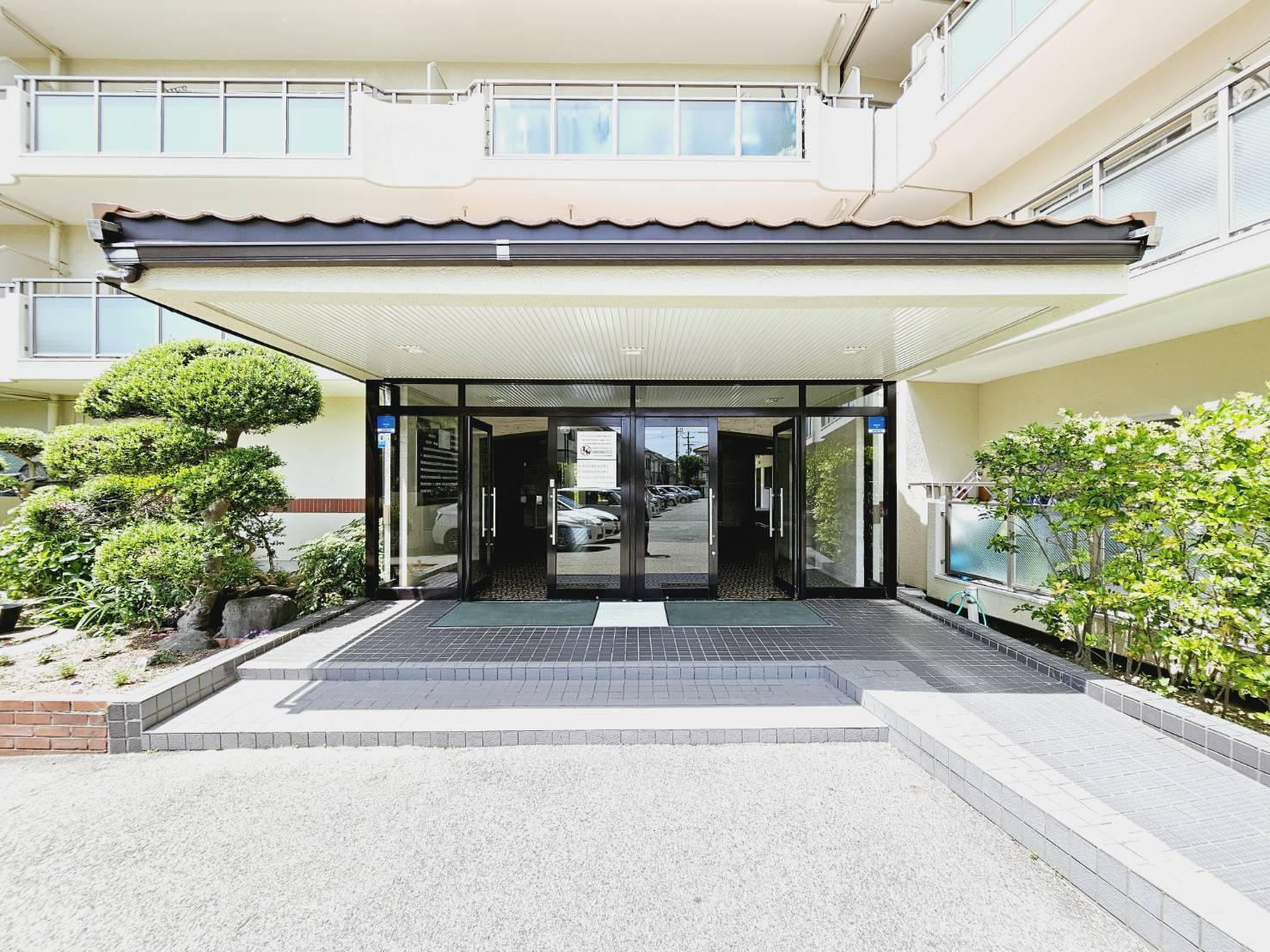 ロイヤルハイツ白川台B棟
