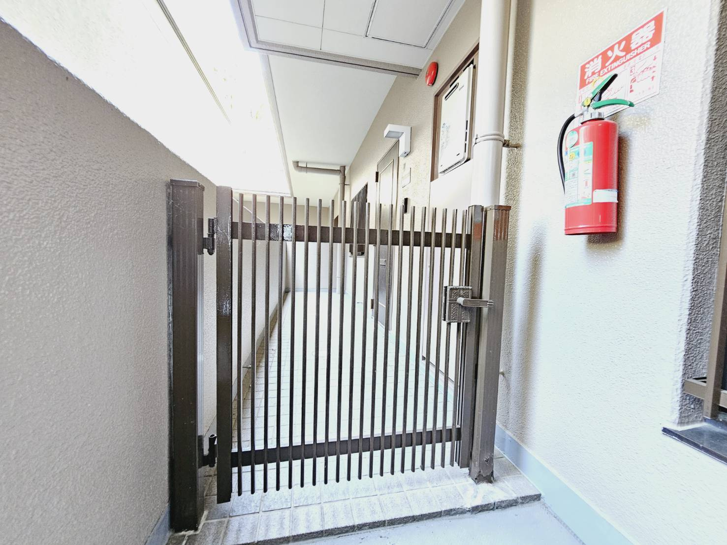 ライオンズマンション須磨妙法寺の玄関|■玄関ポーチ