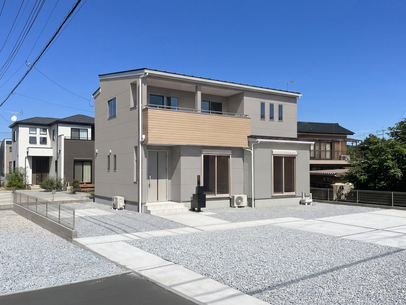 【館林市大街道2丁目全1区画　外観完成イメージ】　
優しい色合いのグレーとワンポイントでホワイトを使用した温かみのある外観です。