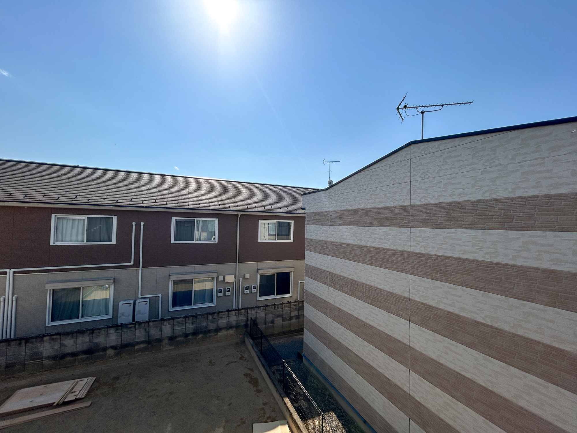 前橋市関根町　新築住宅全3棟の展望|低層の一戸建てを中心とした街並みが整然と続き、周辺は高い建物が建っていないので、採光や開放性に恵まれ、空が広く緑の多い閑静な趣を感じる環境です。