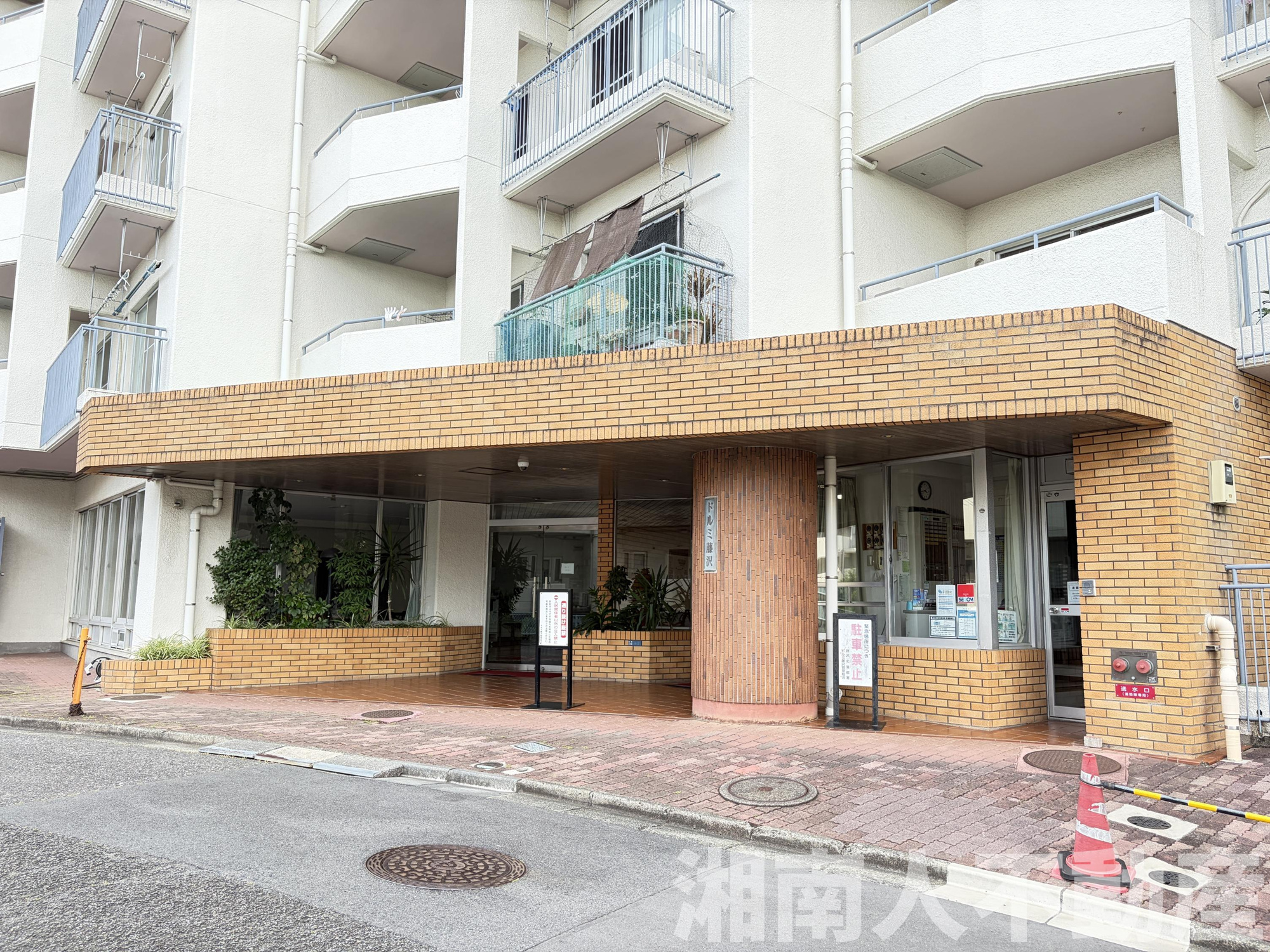 ドルミ藤沢D棟のエントランス|落ち着いたエントランスです
