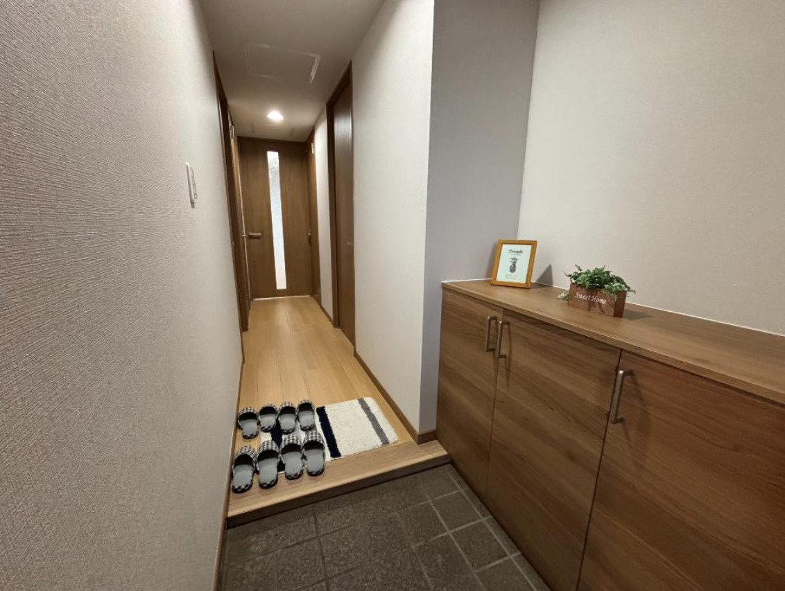 ステージ山手台サウス二番館【仲介手数料無料】ルーフバルコニーの玄関