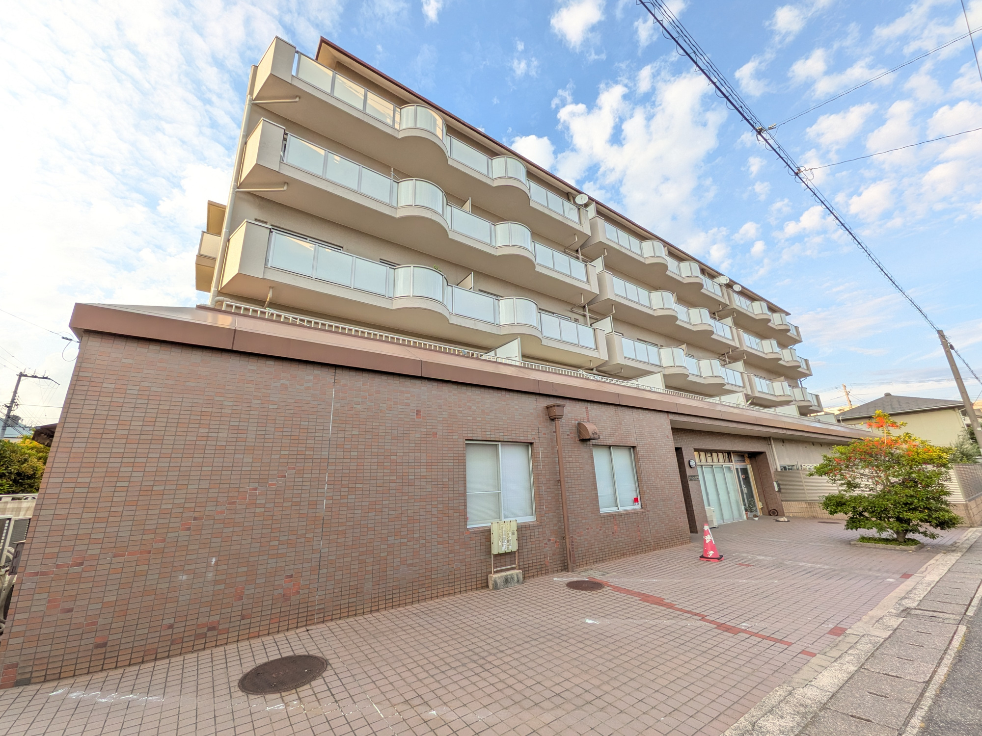 マンション西芦屋の外観