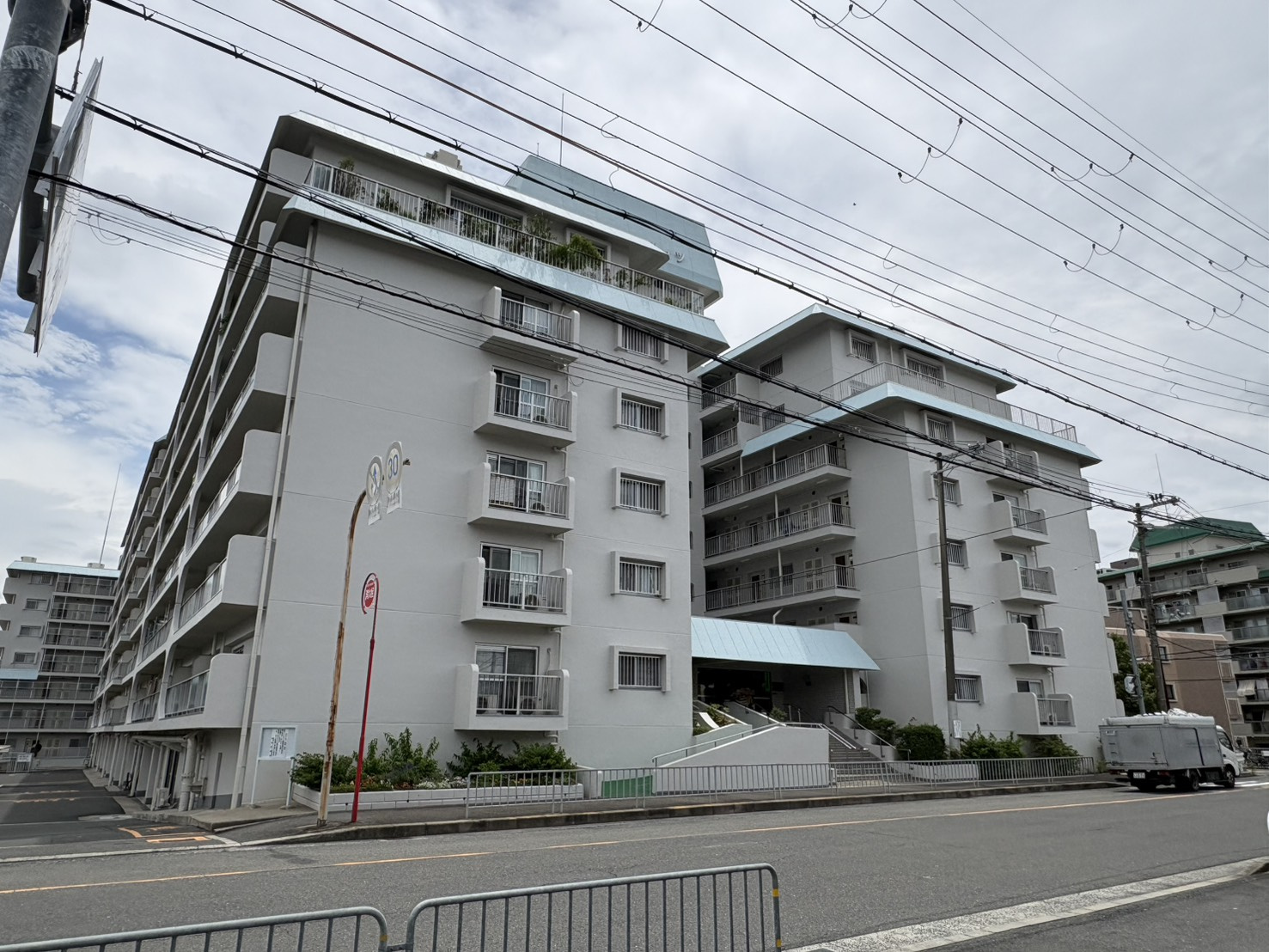 高槻スカイハイツの外観