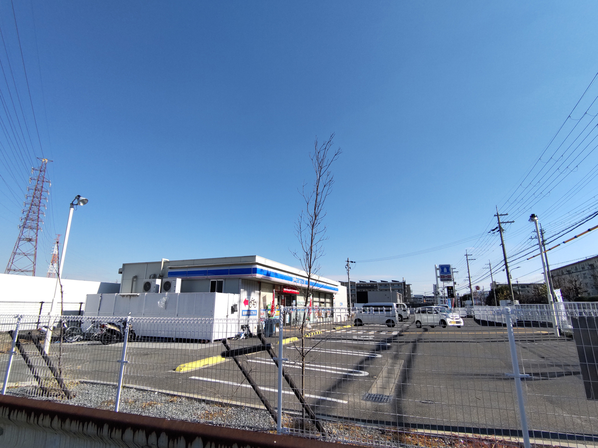 さんくれーる高槻二棟の周辺|ローソン 高槻川添１丁目店（徒歩約5分）