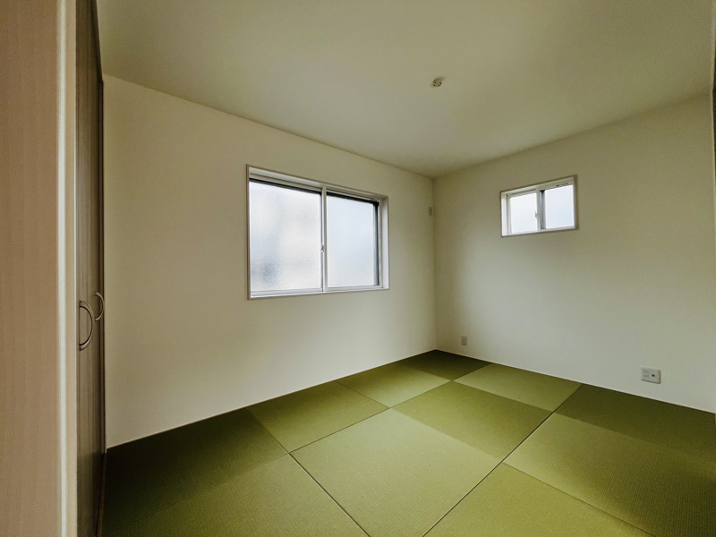 【西小保方町　2号棟　和室　】