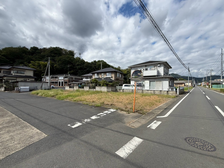 南側道路　幅員10.0ｍ/東側道路　幅員11.8ｍ