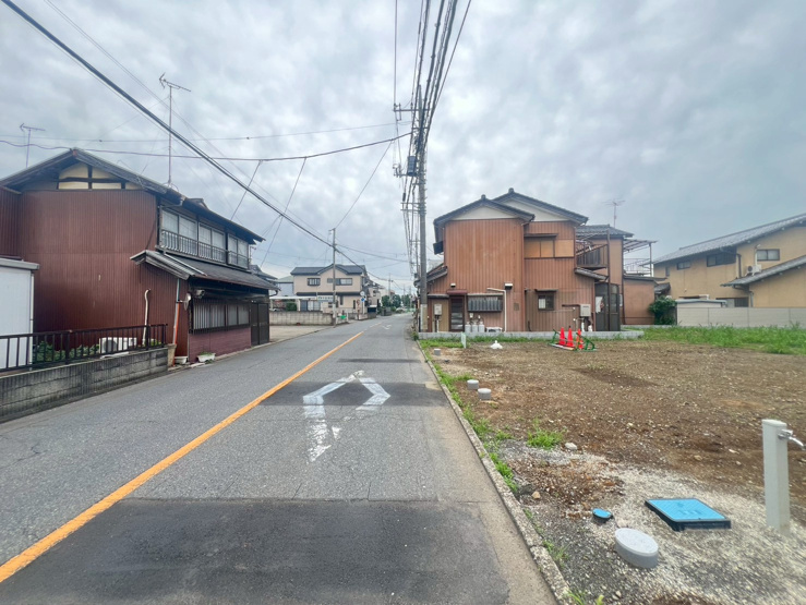 【東松山市松本町1丁目3号棟 前面道路】幅員6.5ｍございます！(2026.06.22撮影)