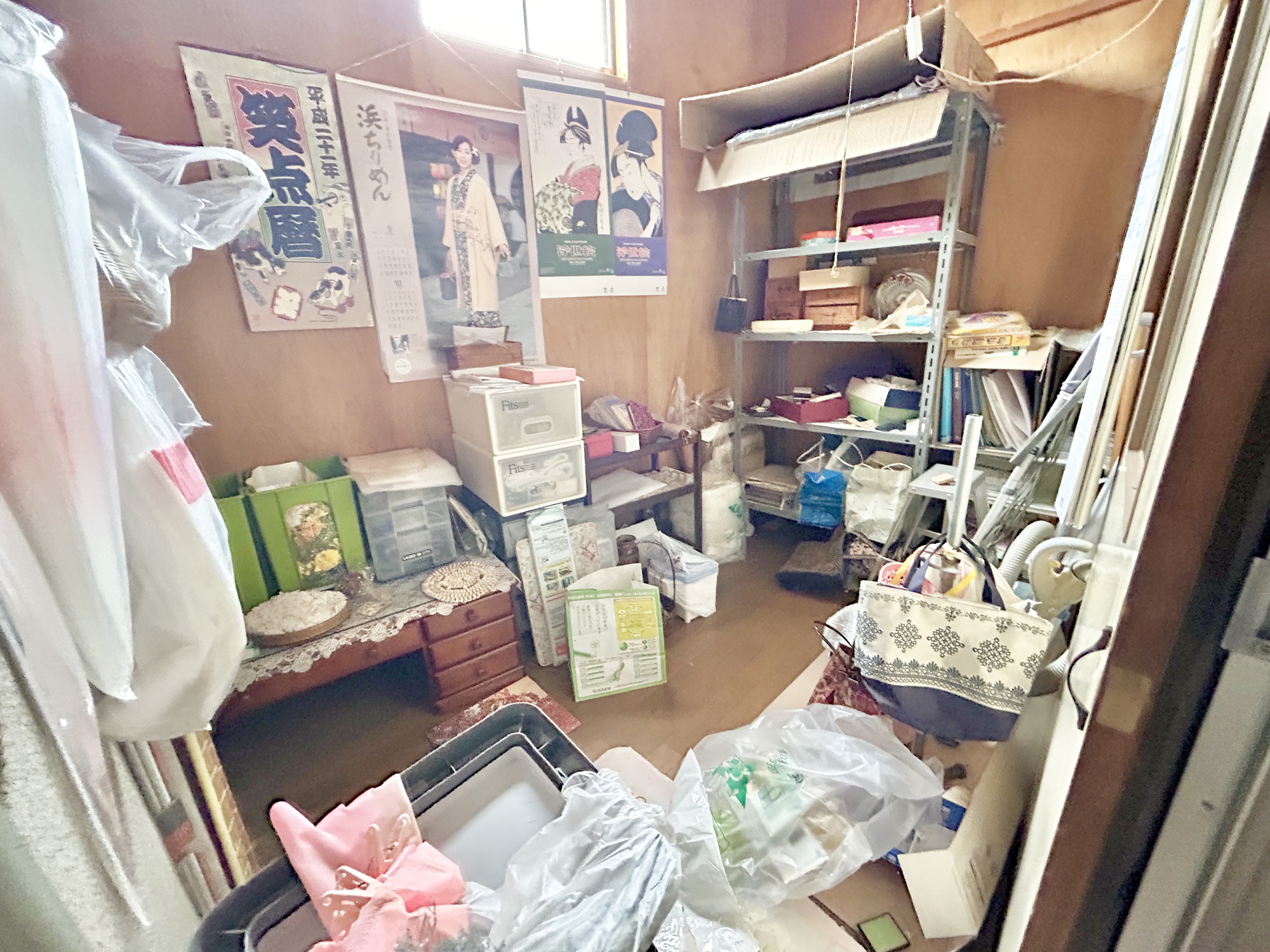 前橋市六供町３丁目　中古住宅の洋室|収納だけでなくちょっとした作業スペースとしても使えるちょうどいい便利なお部屋♪