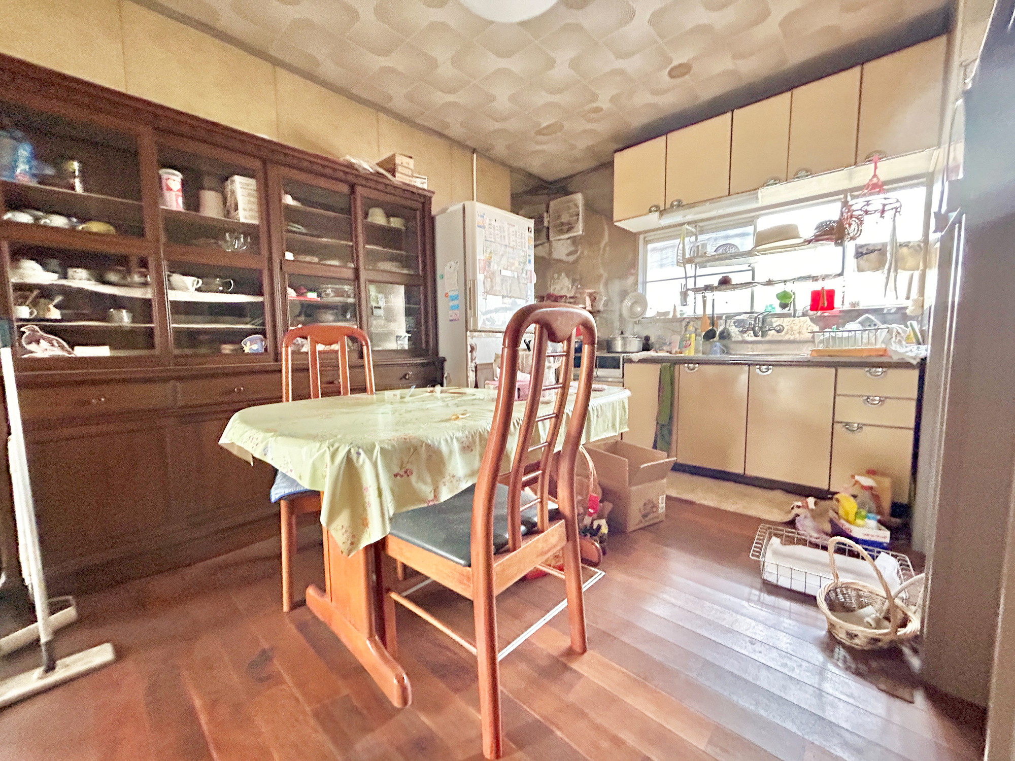 前橋市六供町３丁目　中古住宅のキッチン|オープンでのびやかな空間を生み出す、こだわりの広がりとゆとり。家族と過ごす時間を大切にしたい方にぴったりの明るくゆとりある住空間です。
