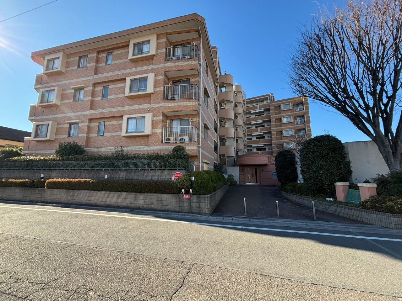 エレガンスステージ久米川の外観