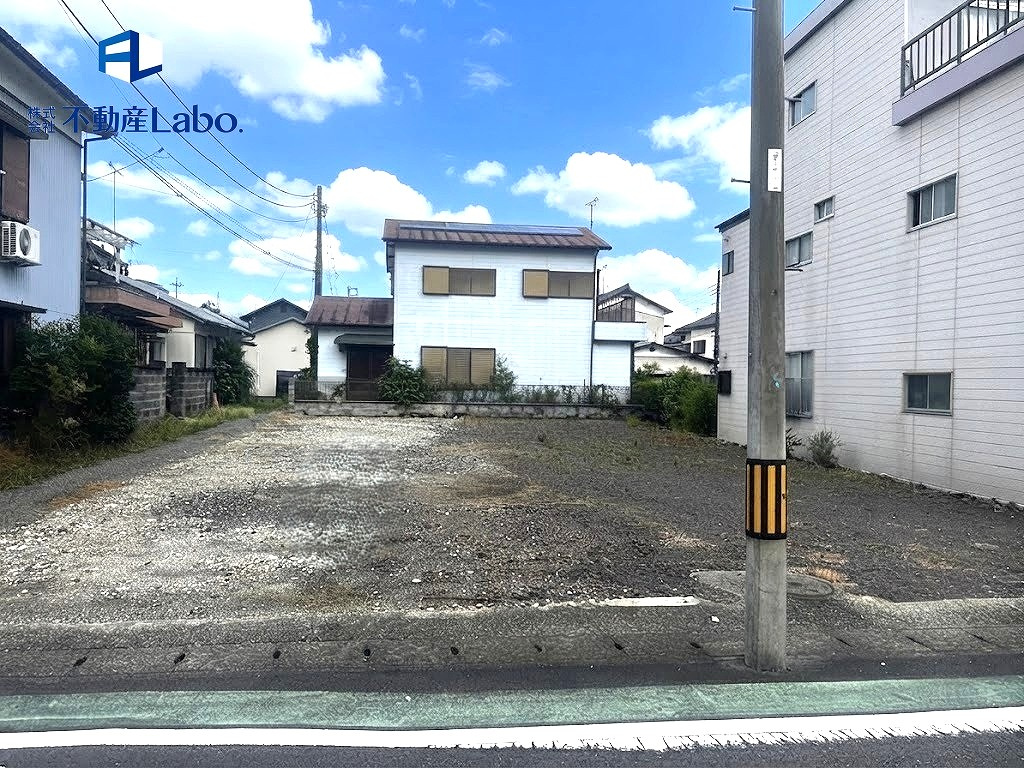 ブルーミングガーデン　富士宮市宝町　全1棟の外観|９月初め、着工前のお写真です♪
現在は基礎工事中♪足場を立てています♪