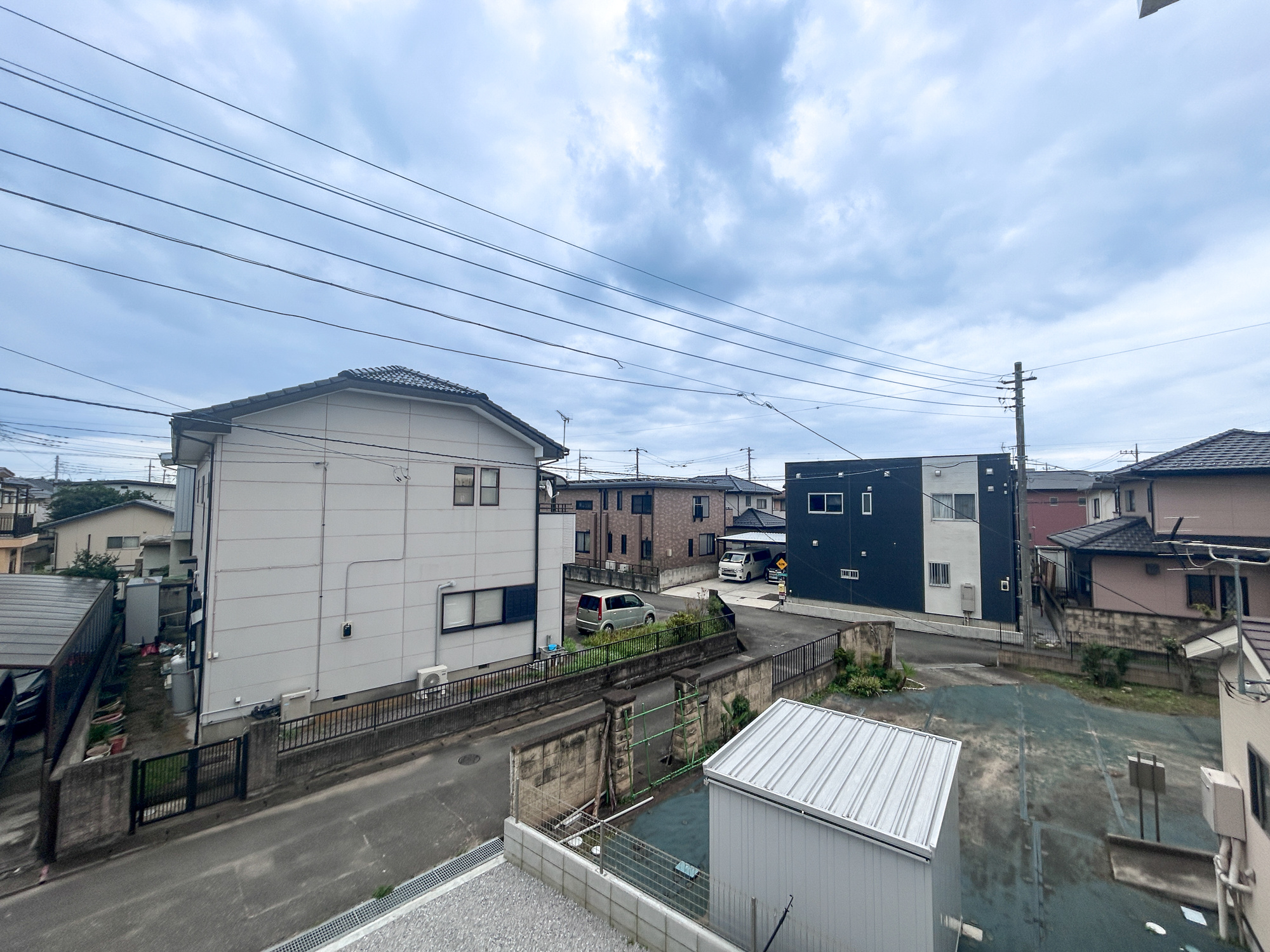 前橋市駒形町3期　新築住宅全1棟の展望|閑静な住宅地で子育て家族にピッタリ。毎日のお散歩も快適な緑に恵まれたエリアで、自然に包まれた穏やかな暮らしを実現するための、ゆとりある住環境が整っています。緑の潤いを感じながらホッと生活できそう。