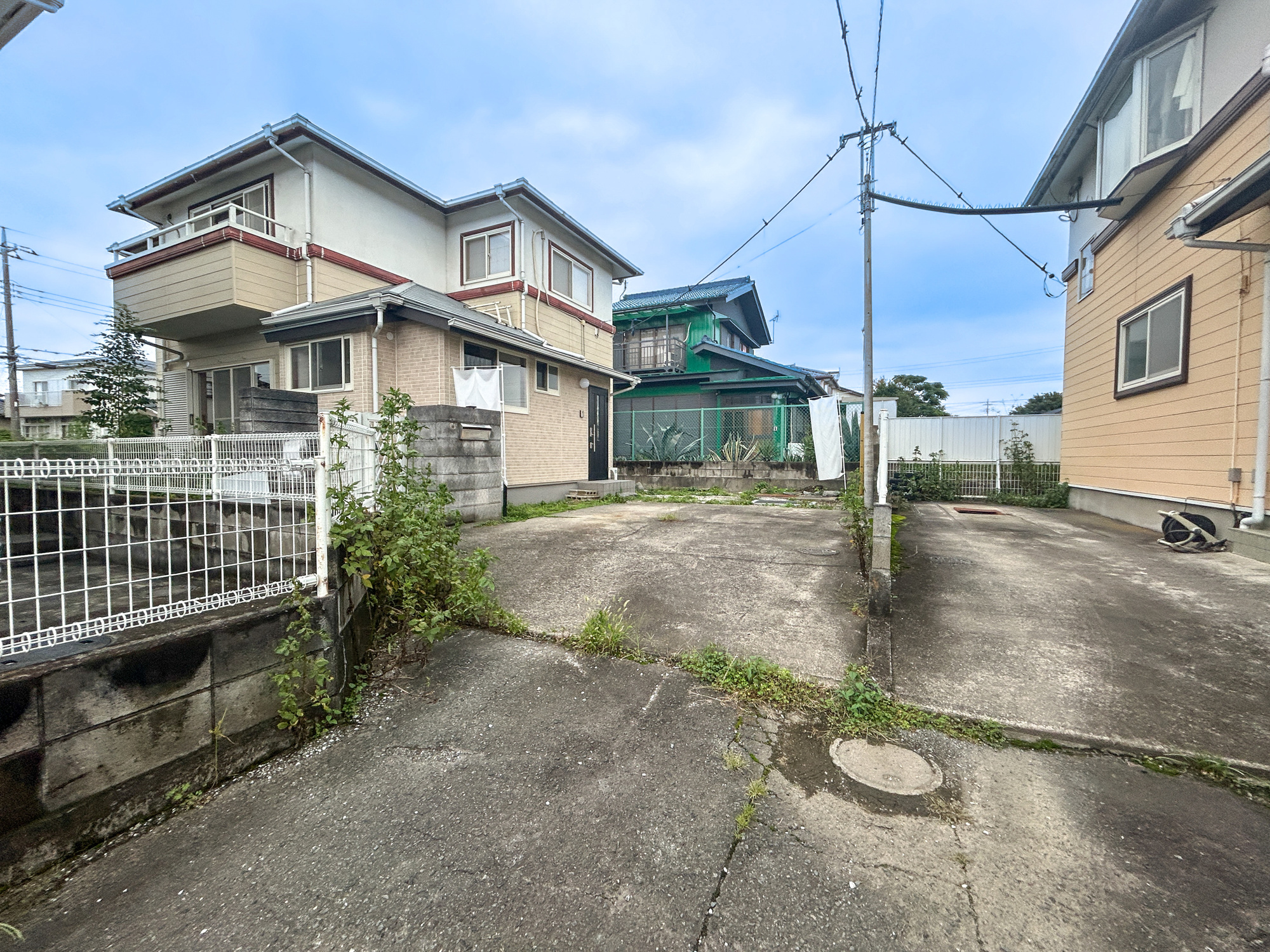 高崎市棟高町1期　中古住宅の駐車場|駐車場は全面アスファルト施工済みでお手入れ不要です(^^♪