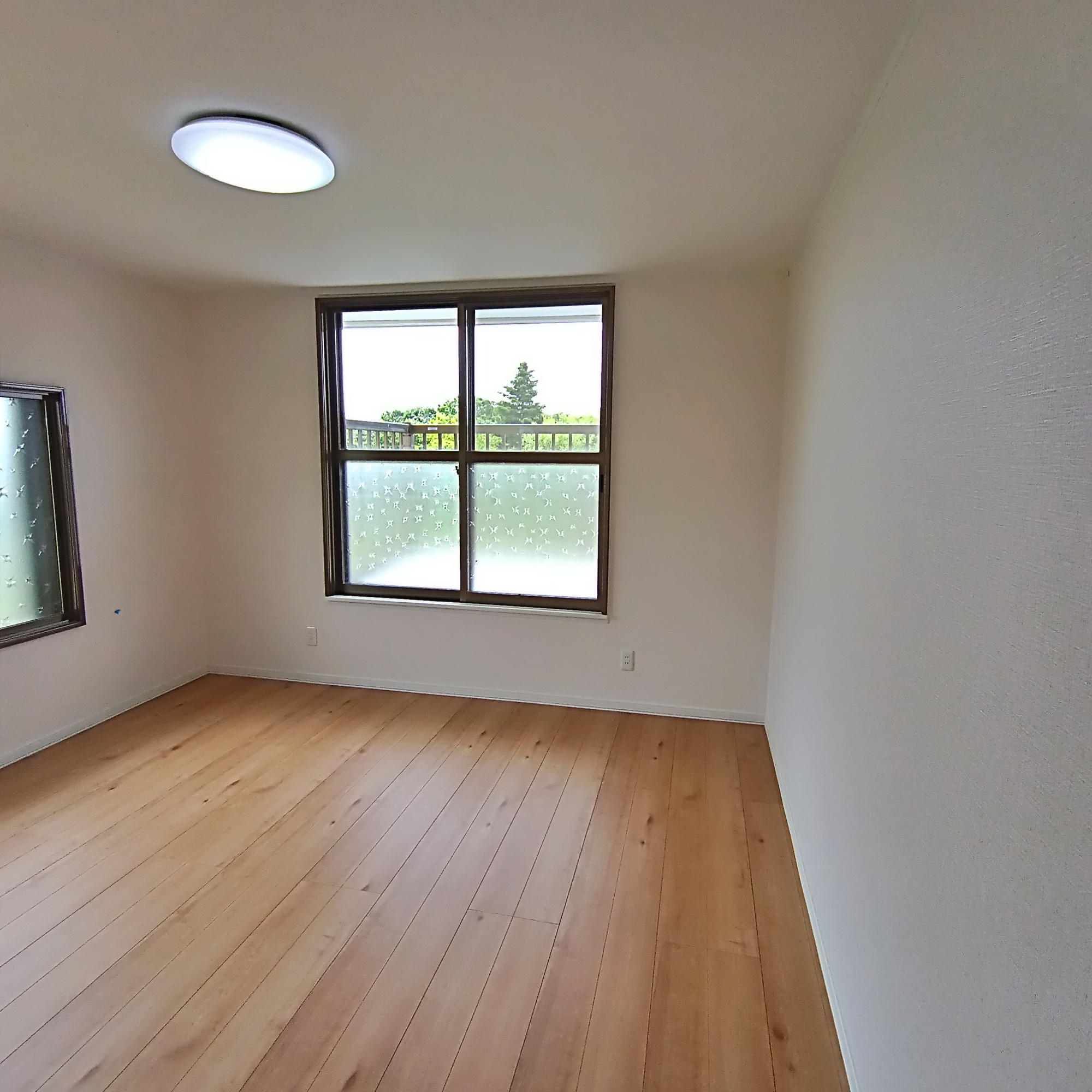 室蘭市白鳥台5丁目32-8　中古住宅の洋室