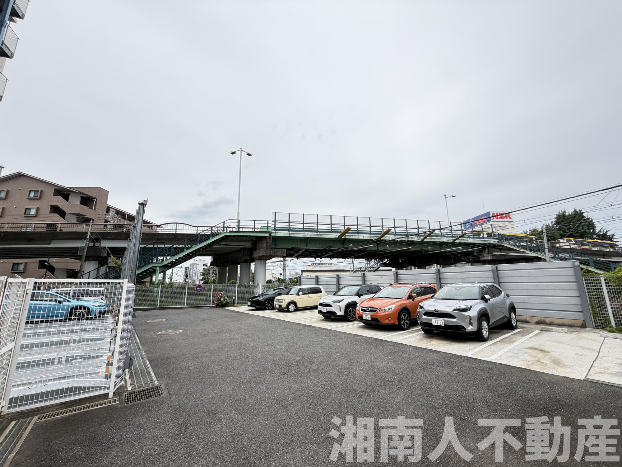 藤沢パーク・ホームズ弐番館の駐車場|駐車場です