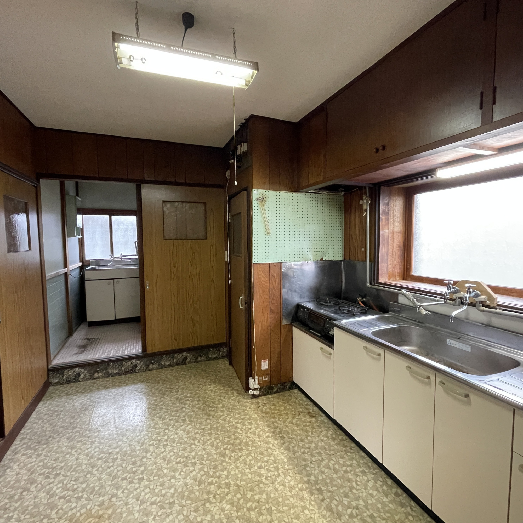 登別市富士町5丁目25-4　中古住宅のキッチン
