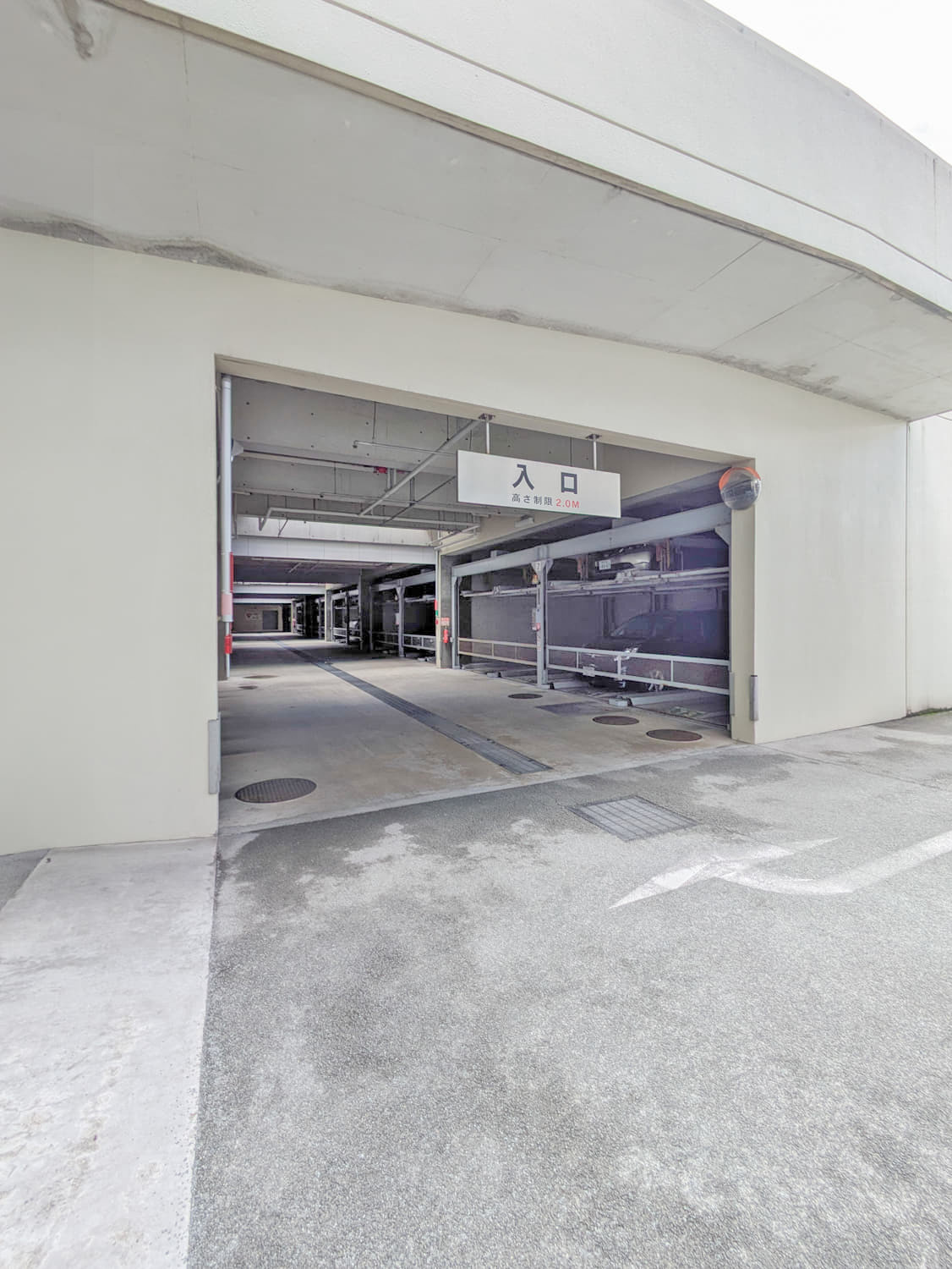 マリナージュ芦屋の駐車場