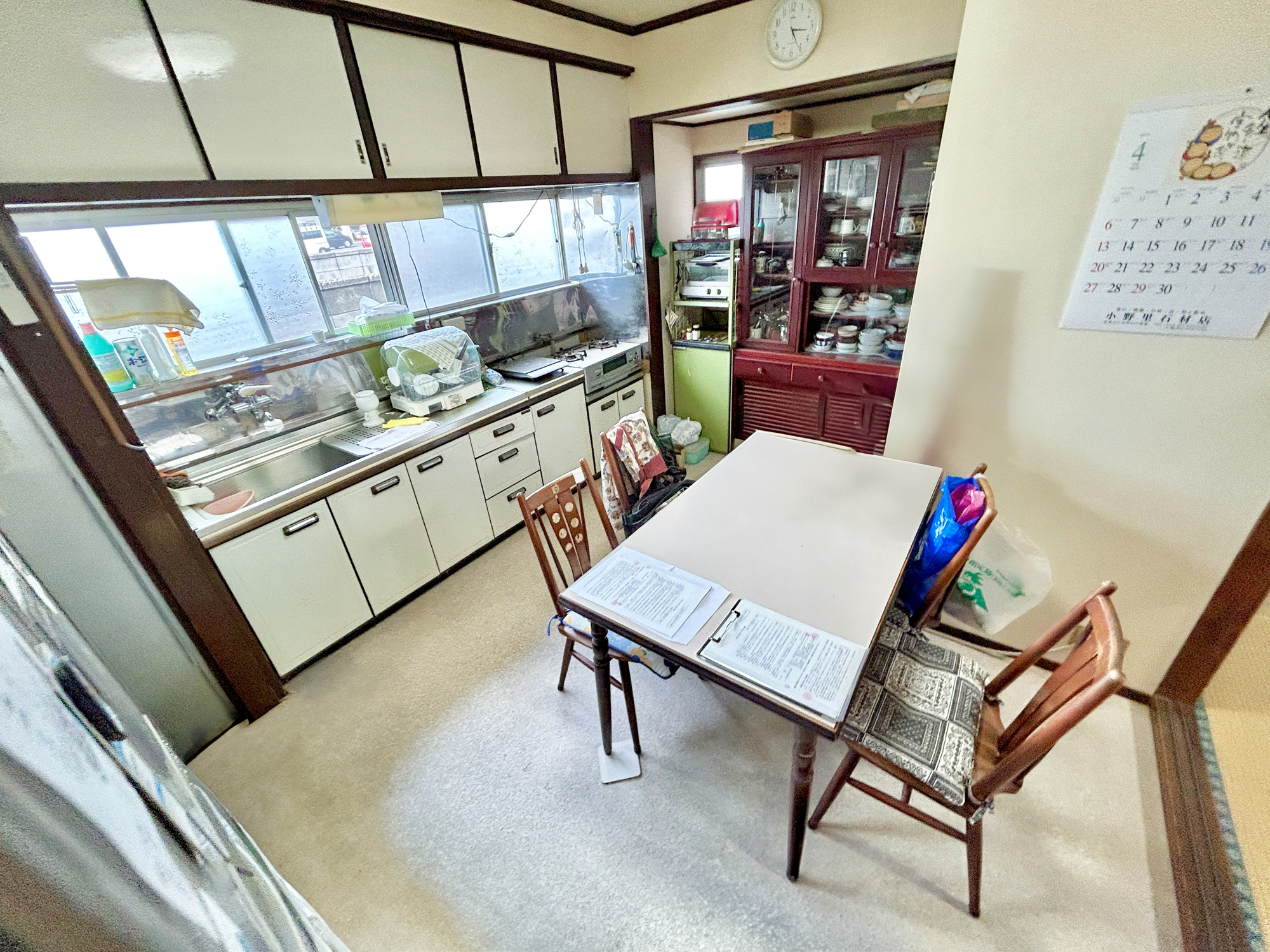 前橋市下新田町　中古戸建のキッチン|"収納が多いのでキッチンの上は常にきれいに保てます！！
お料理がしたくなるそんな嬉しい・楽しいキッチンです♪"
