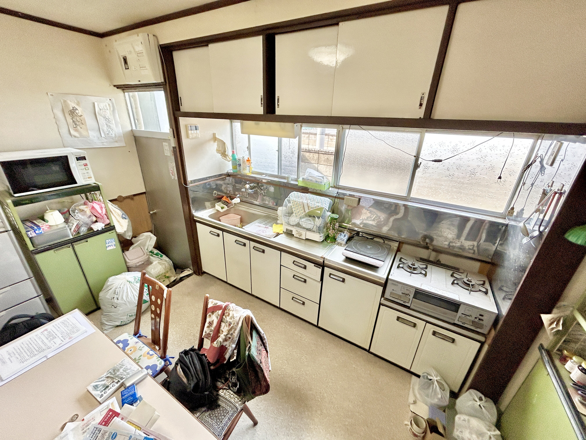 前橋市下新田町　中古戸建のキッチン|本を読みながら料理をしたり、家族とコミュニケーションを取りながら家事をしたり。毎日必ず使い、案外長い時間を過ごす場所だからこそ妥協したくない部分ですね♪
