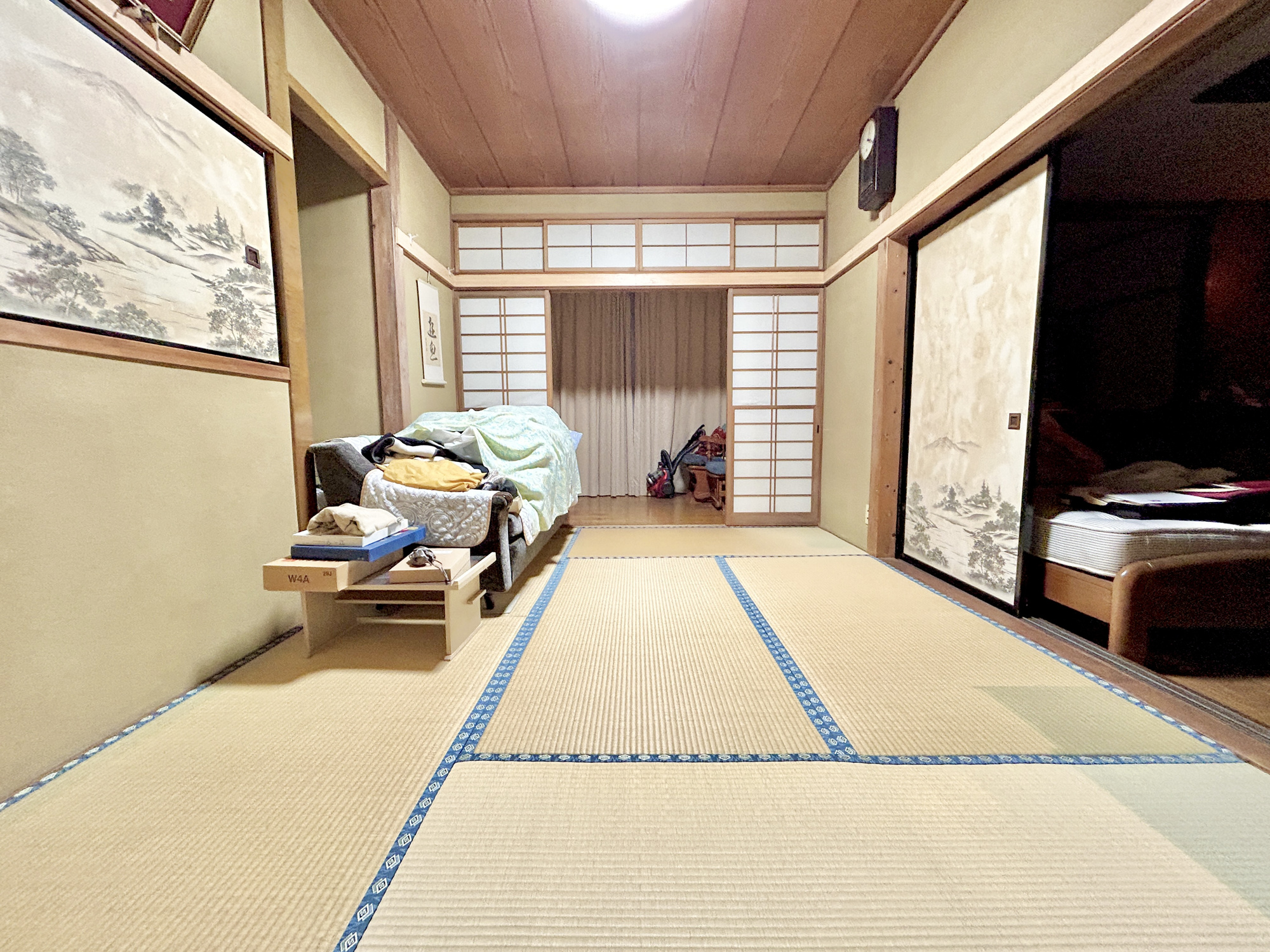 前橋市下新田町　中古戸建の和室|部屋の隅々に明るい光が満ちるお部屋。明るい日差しがあれば、気分もいつもごきげんで温かい空間が生まれます♪
