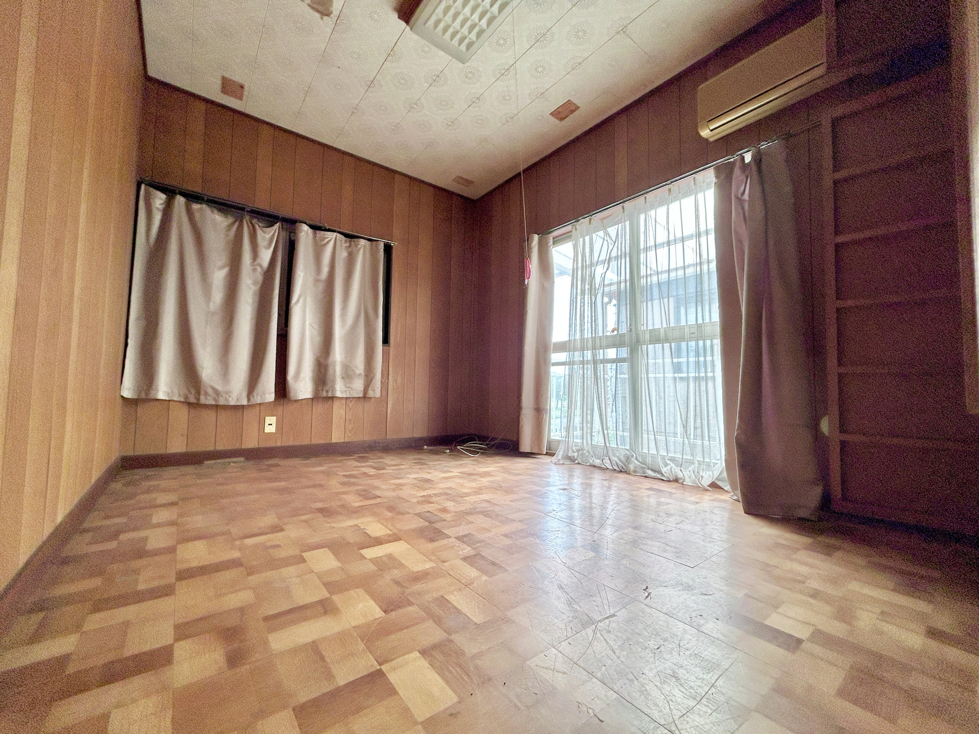 前橋市ぬで島町　中古戸建の洋室|２階居室♪部屋の隅々に明るい光が満ちるお部屋。明るい日差しがあれば、気分もいつもごきげんで温かい空間が生まれます♪
