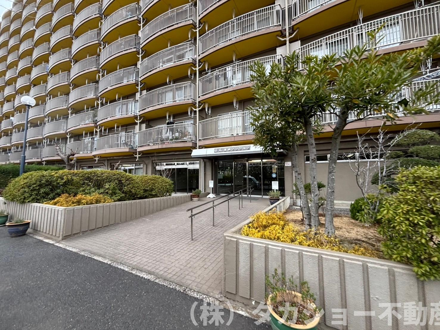 稲毛東映マンション　B棟のエントランス