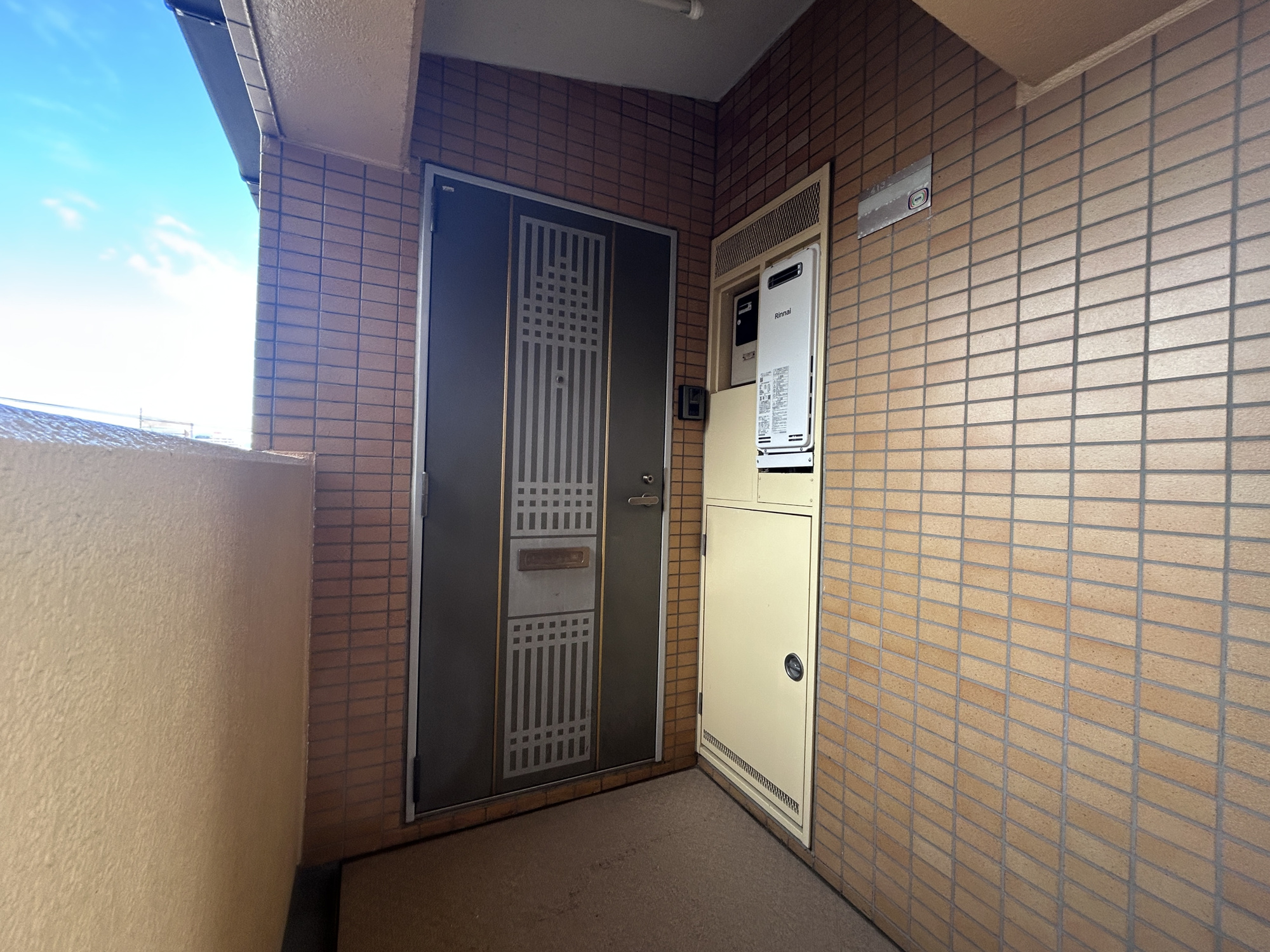 ダイアパレス前橋　中古マンションの玄関|居住者の帰り、訪れる方を優しく迎える・安らぎに満ちた生活空間を予感させます♪

