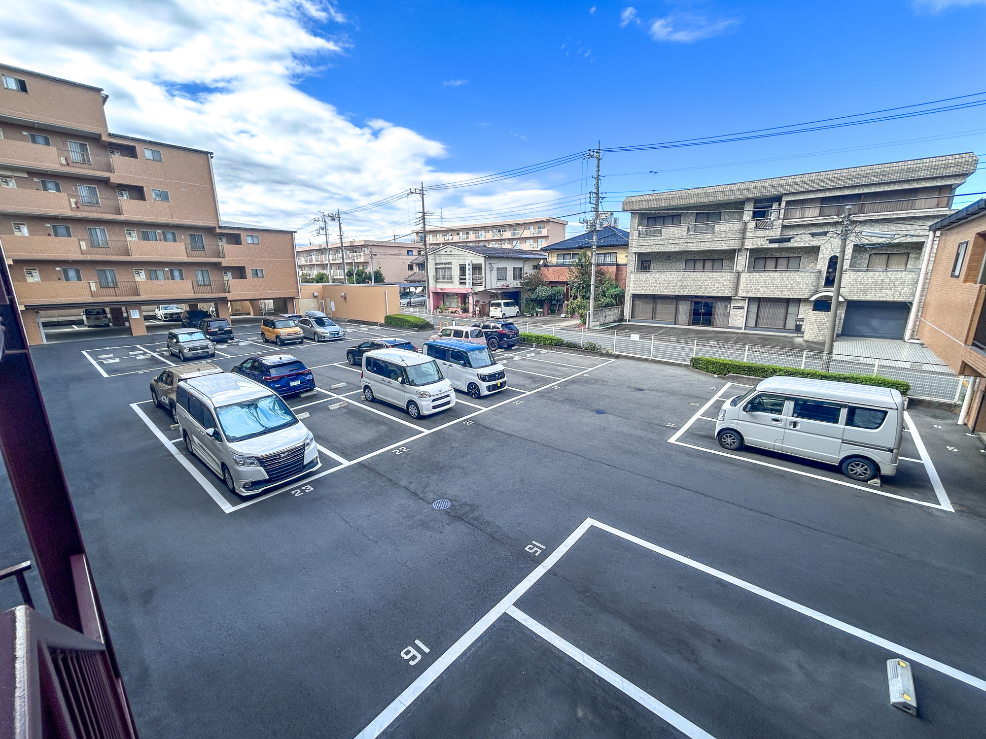 ダイアパレス前橋　中古マンションの駐車場|敷地内に駐車場も完備♪