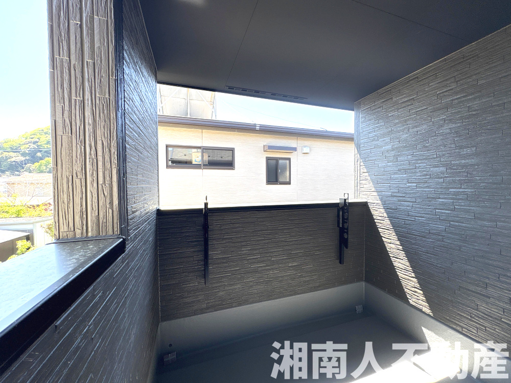 平塚市山下1丁目　新築戸建　全2棟のバルコニー|落ち着いた時間を過ごせるバルコニーです