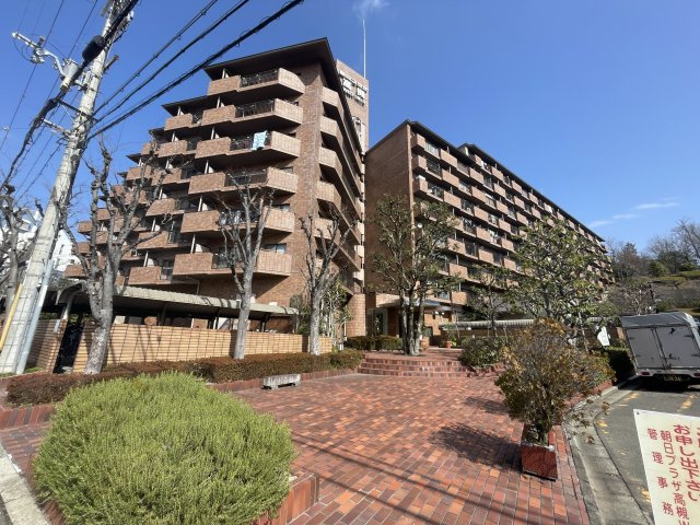 朝日プラザ高槻ウエスト・ヒルズ A棟の外観|外観です