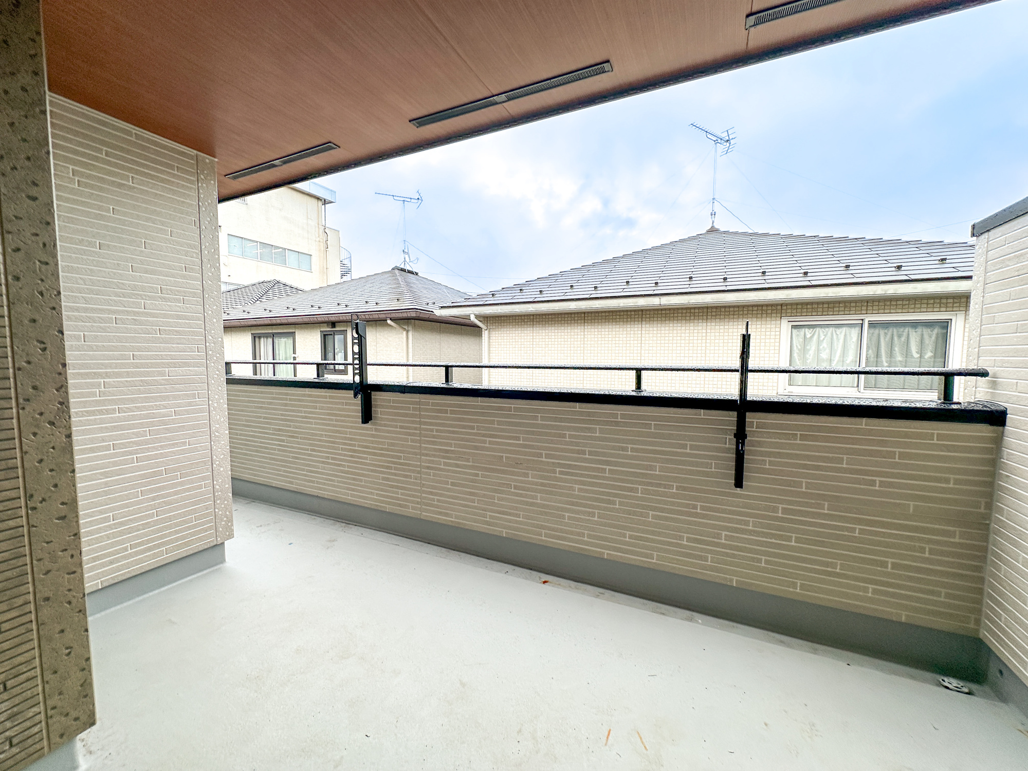 宇都宮市双葉２丁目２期　新築住宅全２棟のバルコニー|【同社施工例】広々としたバルコニーで日々の洗濯物はもちろん、布団などの大物もたくさん干していただけます♪