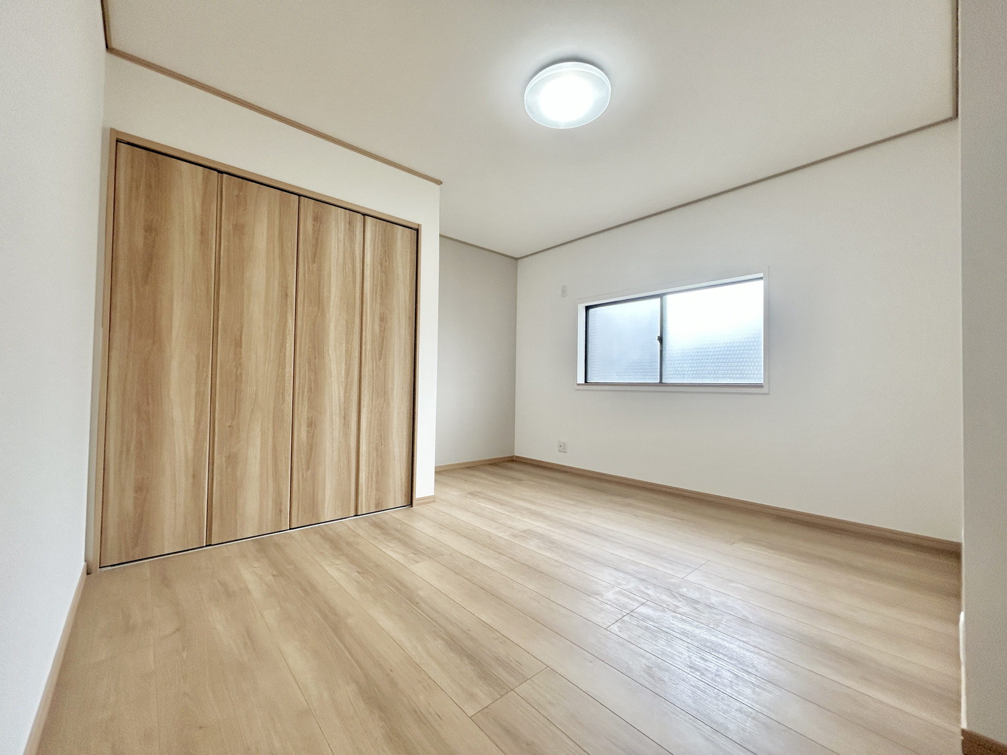 伊勢崎市境百々東　中古住宅の子供部屋|家族一人ひとりの大切なプライベート空間。趣味に合わせて使って頂けるようシンプルに仕上げてあります。暮らし心地を大きく左右する収納を、適材適所に配置し使い勝手を考慮しました。