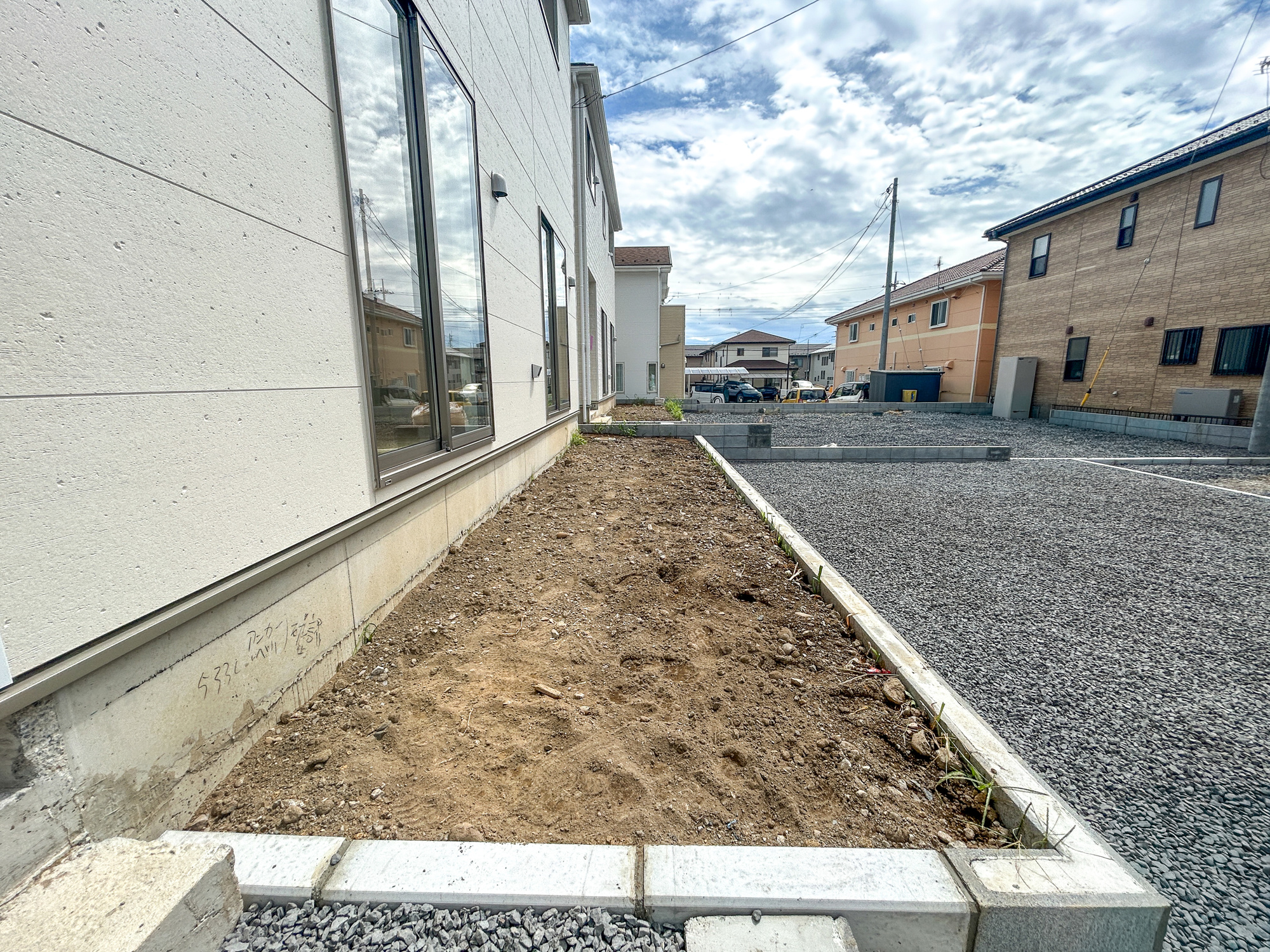 前橋市川原町第4　新築住宅全3棟の庭|お庭での家庭菜園・ガーデニングを通じて、お子様と一緒に育てていくと、思い出も増えていきそうですね♪
