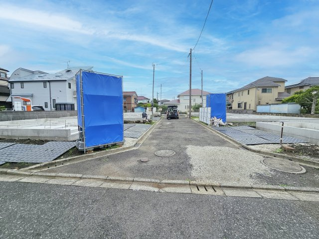 町田駅から歩いて平坦◆カースペース２台　～旭町　新築戸建～全8棟のその他|【現地外観】
現在建築中・2026年10月完成予定。電動シャッター・床暖房・タッチレス水栓など、生活に嬉しい機能・設備が充実！住みよい好立地に新築分譲8棟が誕生いたします。