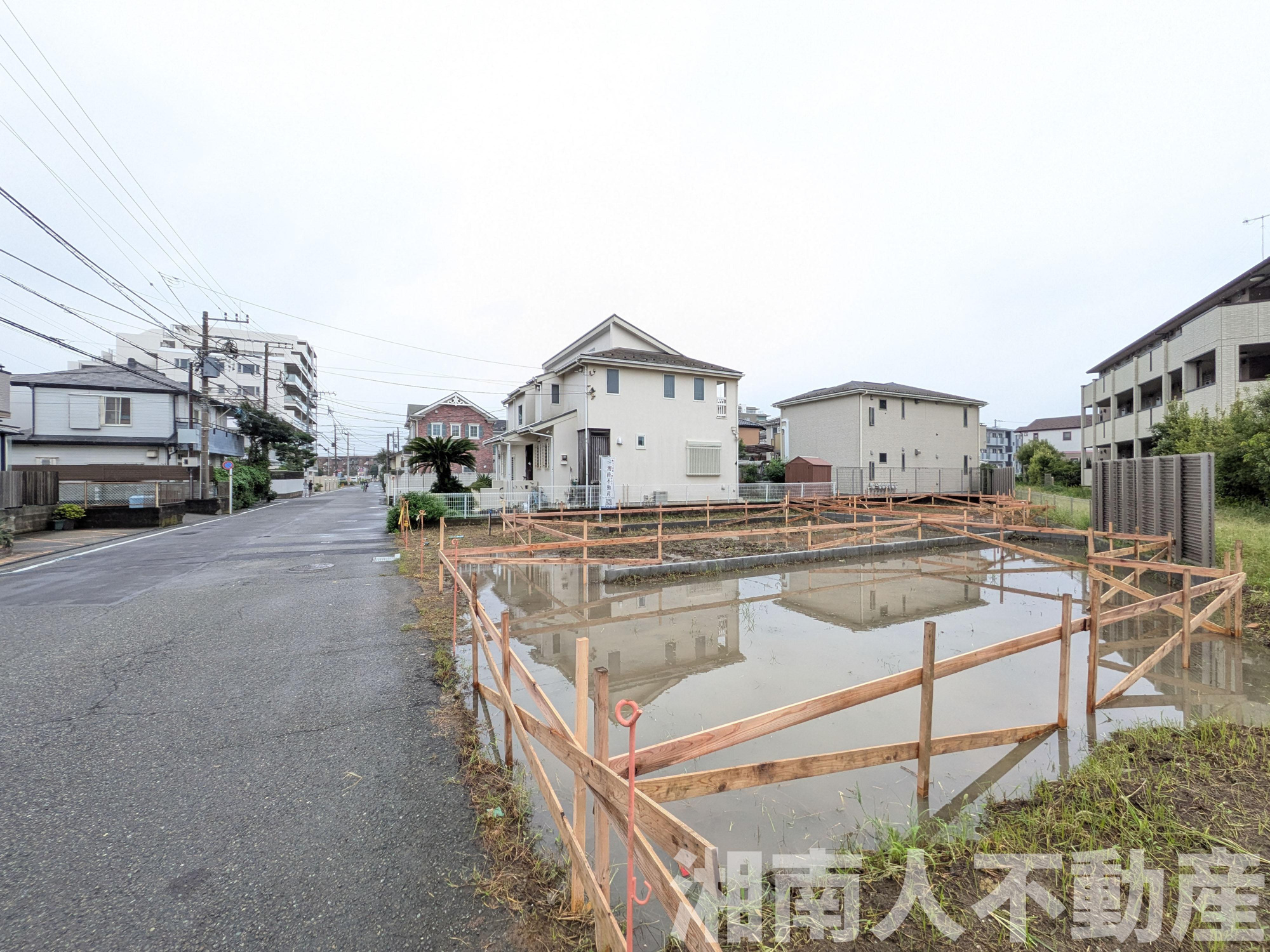 藤沢市鵠沼海岸５丁目４３３２新築戸建ての前面道路含む現地写真|前面道路含む現地写真です