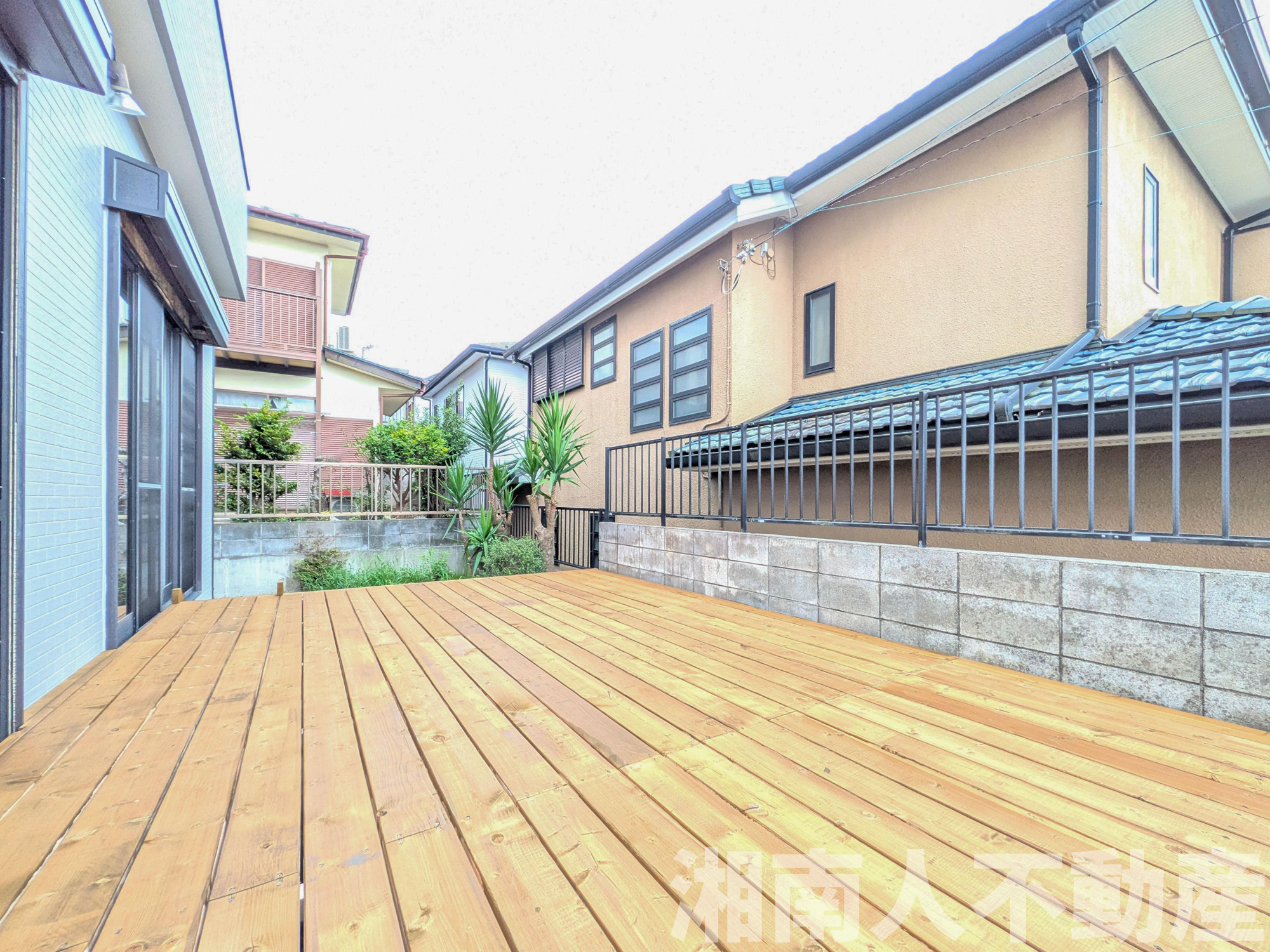 藤沢市並木台１丁目１１－１４戸建のバルコニー|落ち着いた時間を過ごせるバルコニーです