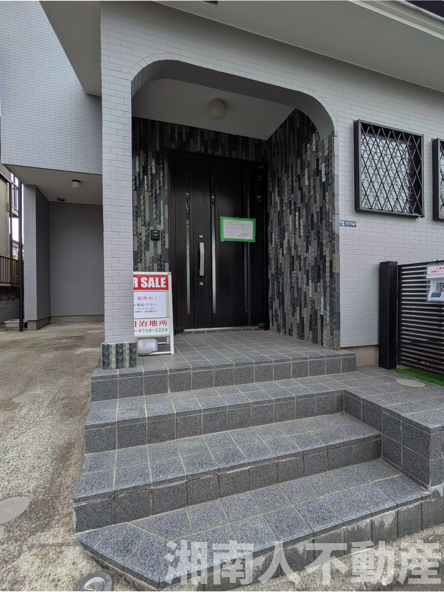 藤沢市並木台１丁目１１－１４戸建の玄関|シンプルで使いやすい玄関です