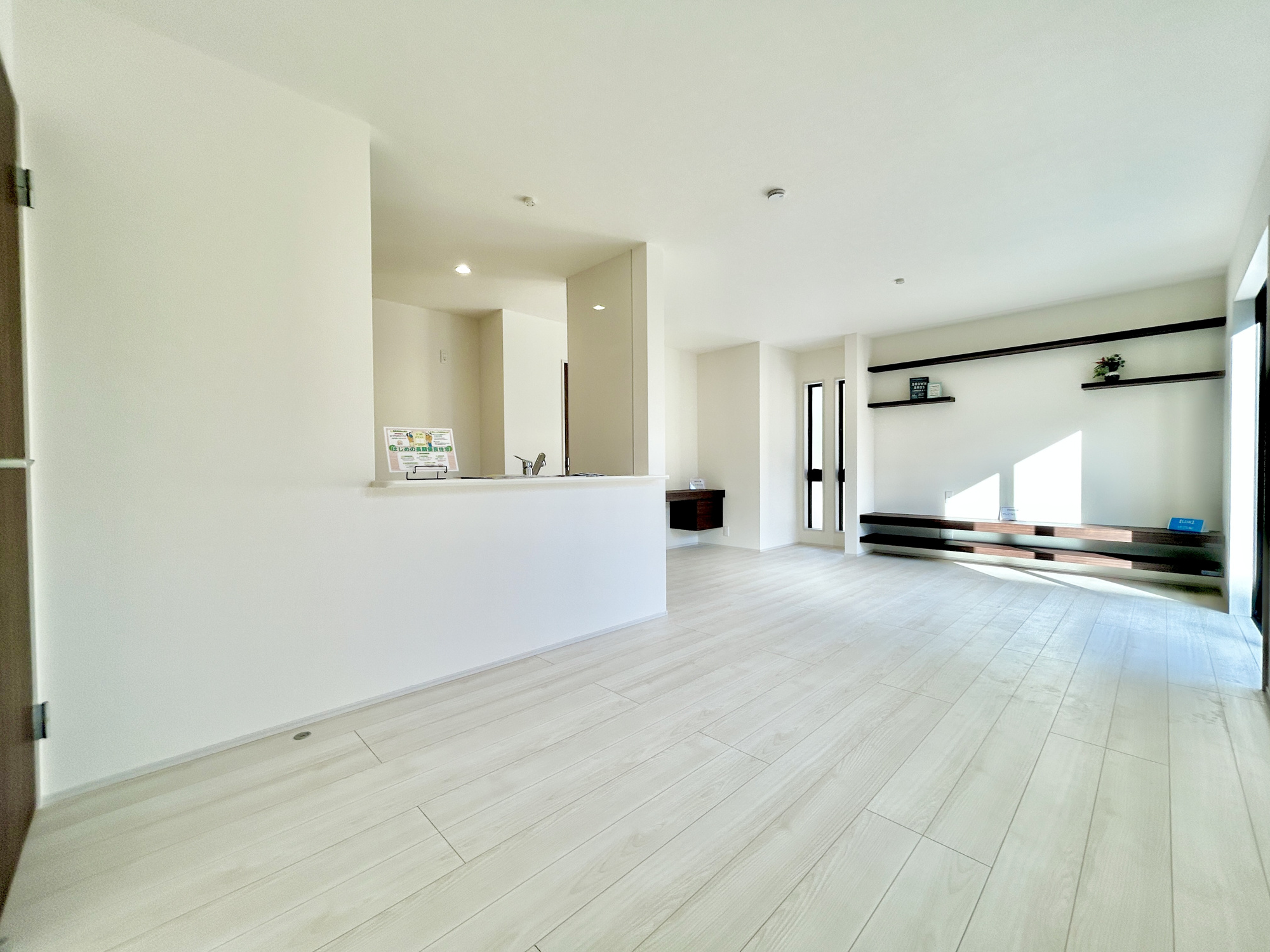 高崎市京目町　新築住宅全2棟の居間・リビング|同社施工例