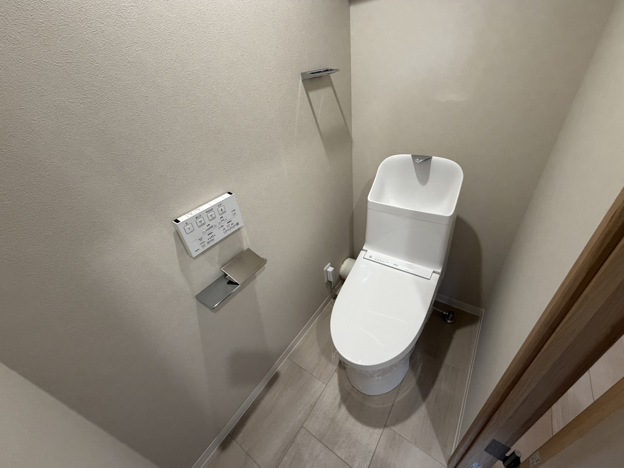 グリーンキャピタル岩切のトイレ|落ち着いた内装で、リラックスできるトイレ空間
