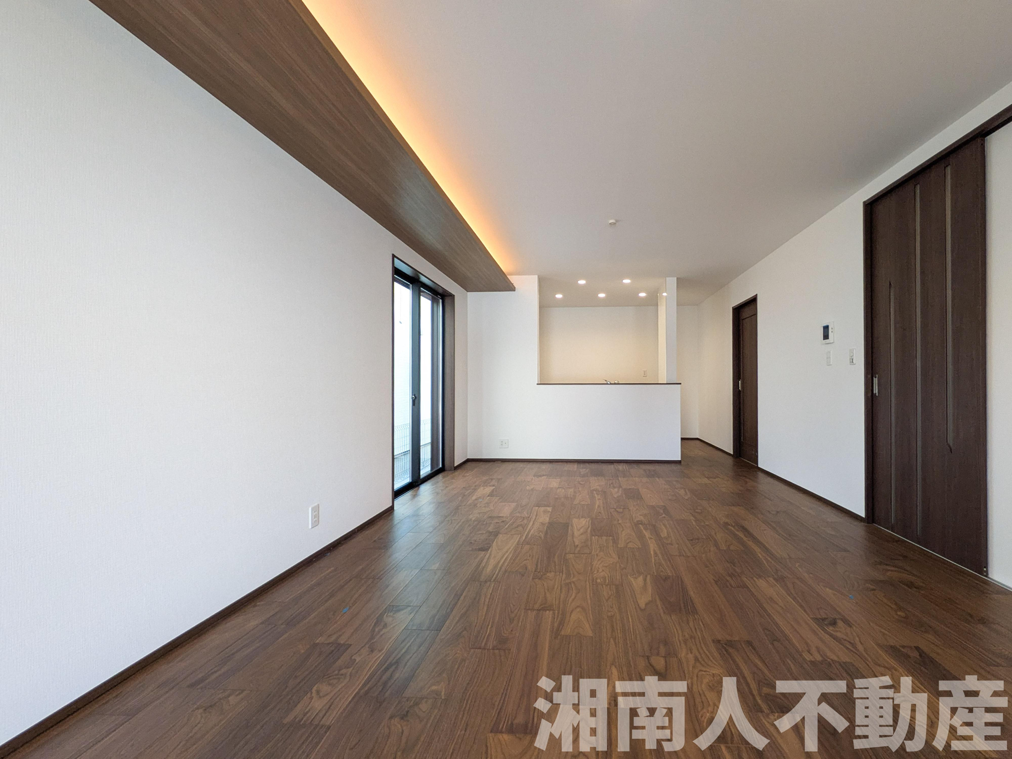 藤沢市辻堂元町２丁目新築戸建て　A号棟の玄関