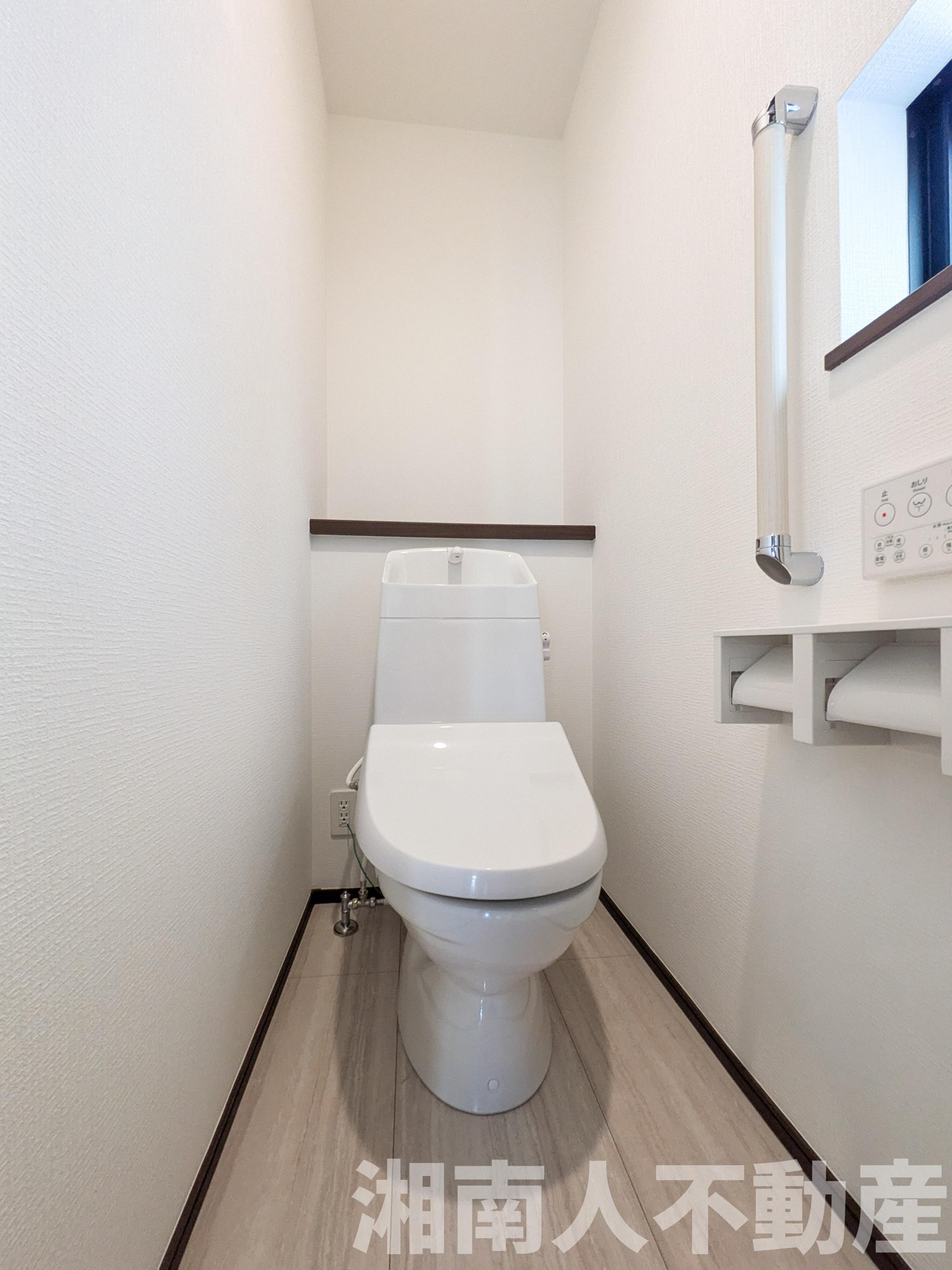 藤沢市辻堂元町２丁目新築戸建て　B号棟のトイレ