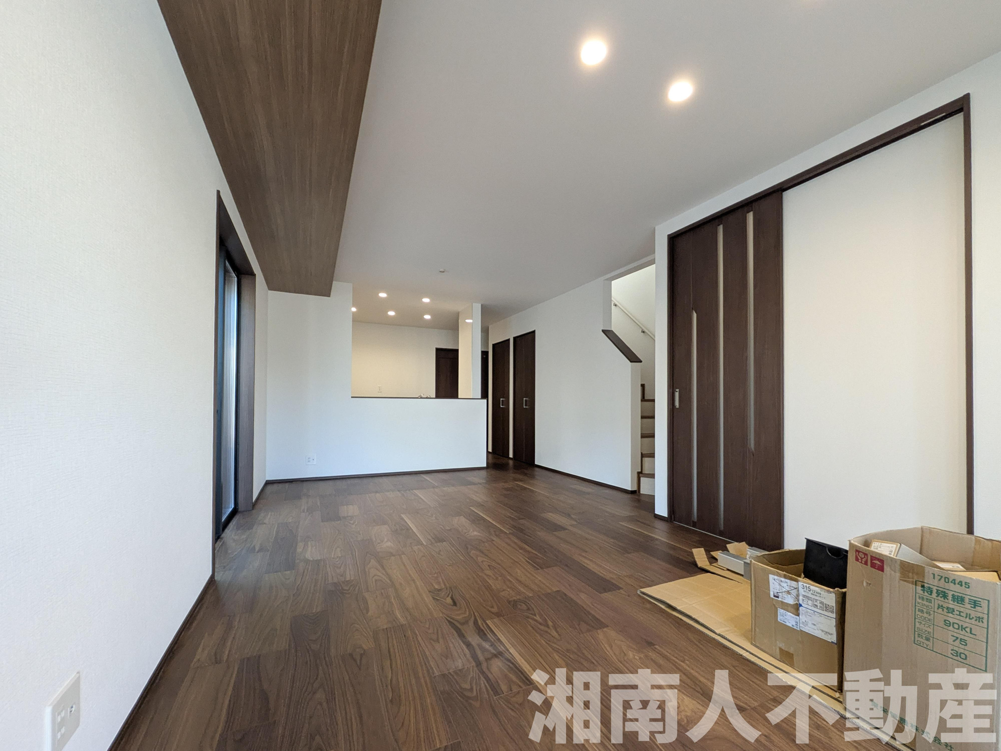 藤沢市辻堂元町２丁目新築戸建て　B号棟の居間・リビング