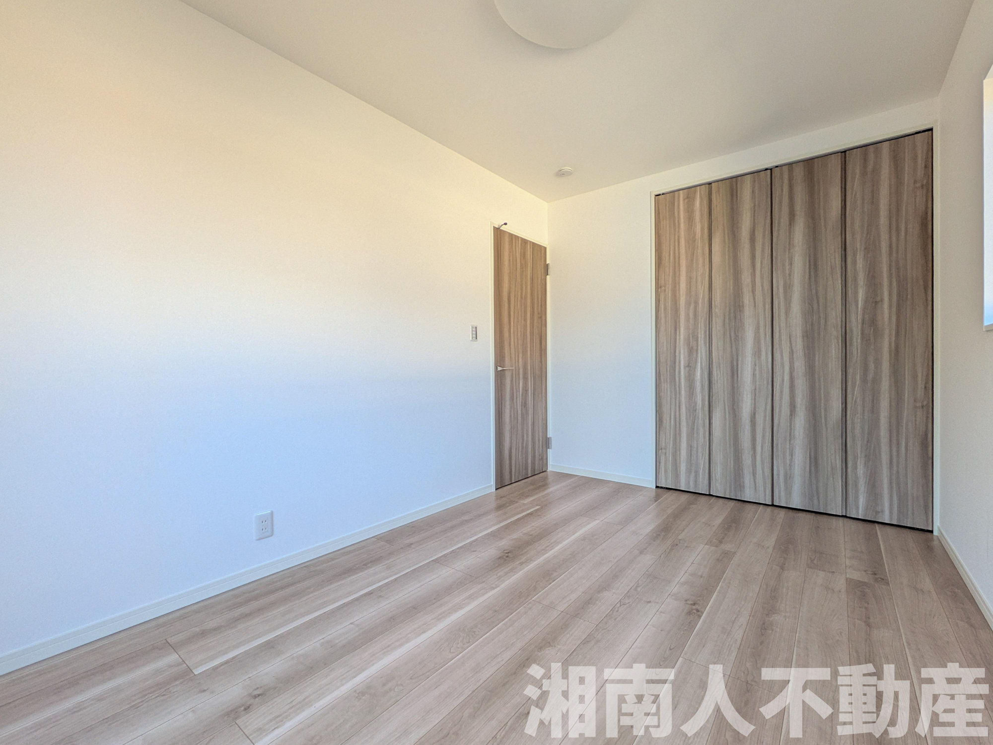 藤沢市白旗4丁目　リフォーム戸建の洋室|広々とした洋室です