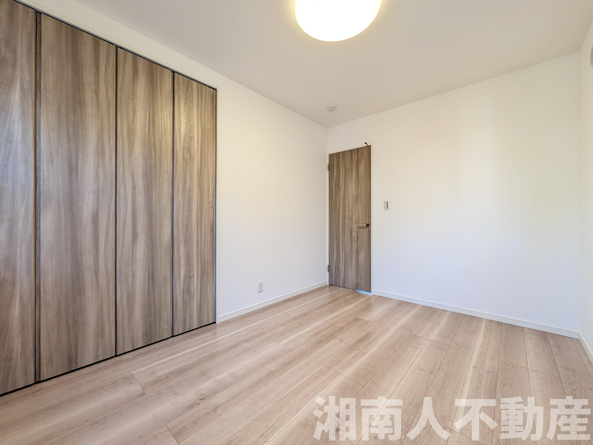 藤沢市白旗4丁目　リフォーム戸建の洋室|広々とした洋室です